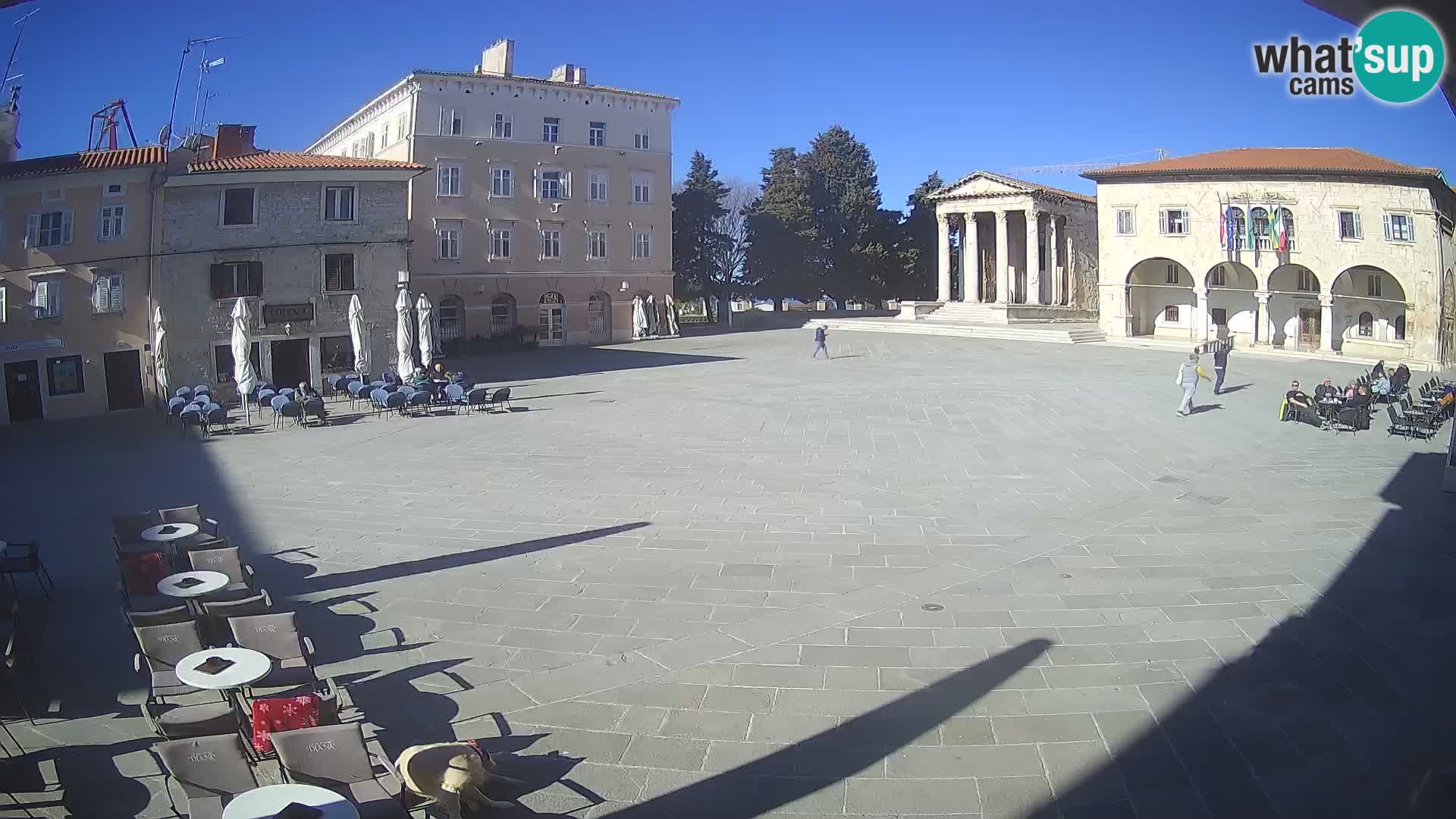 Pula – Live view of the Forum and the Tample of Augustus