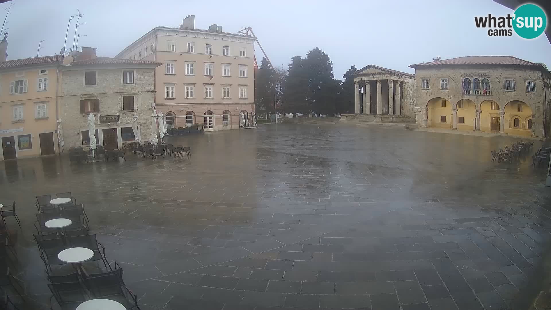 Pula – Live view of the Forum and the Tample of Augustus