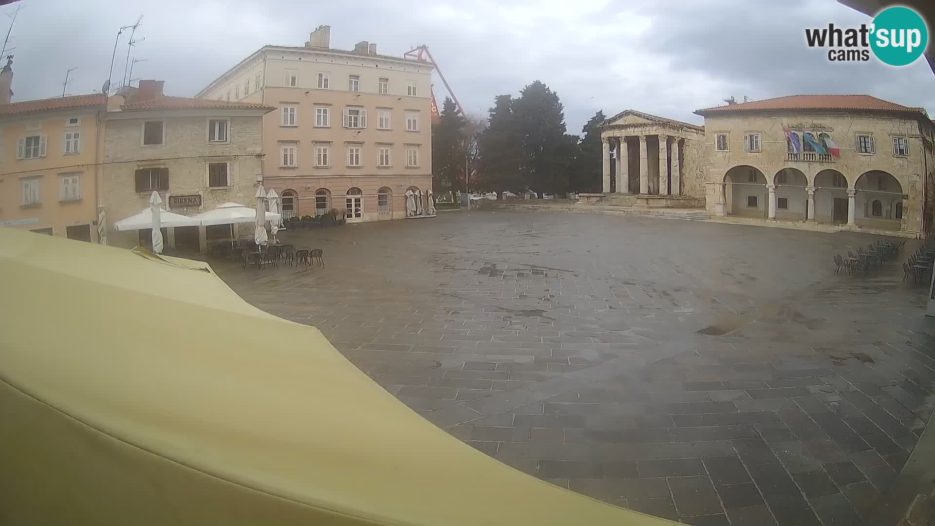 Pula – Live view of the Forum and the Tample of Augustus