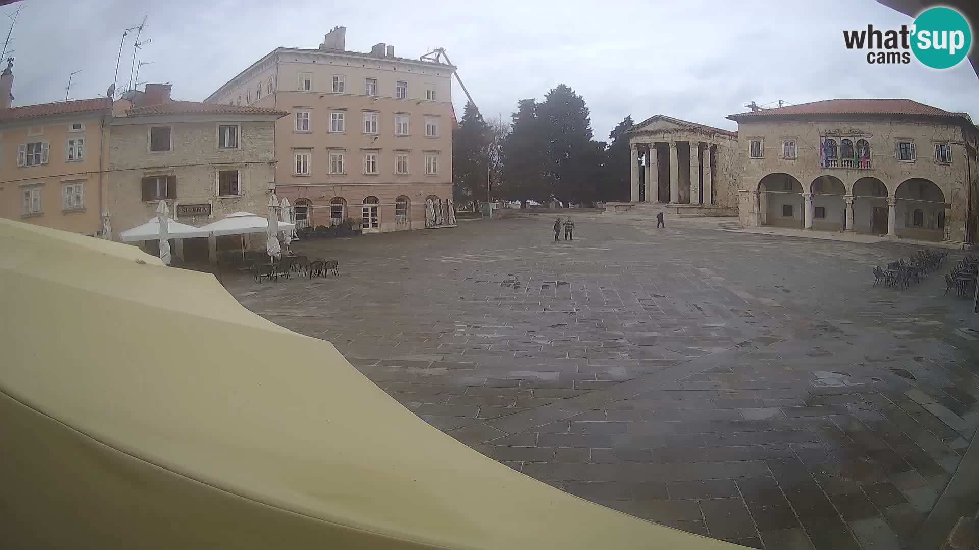 Pula – Live view of the Forum and the Tample of Augustus