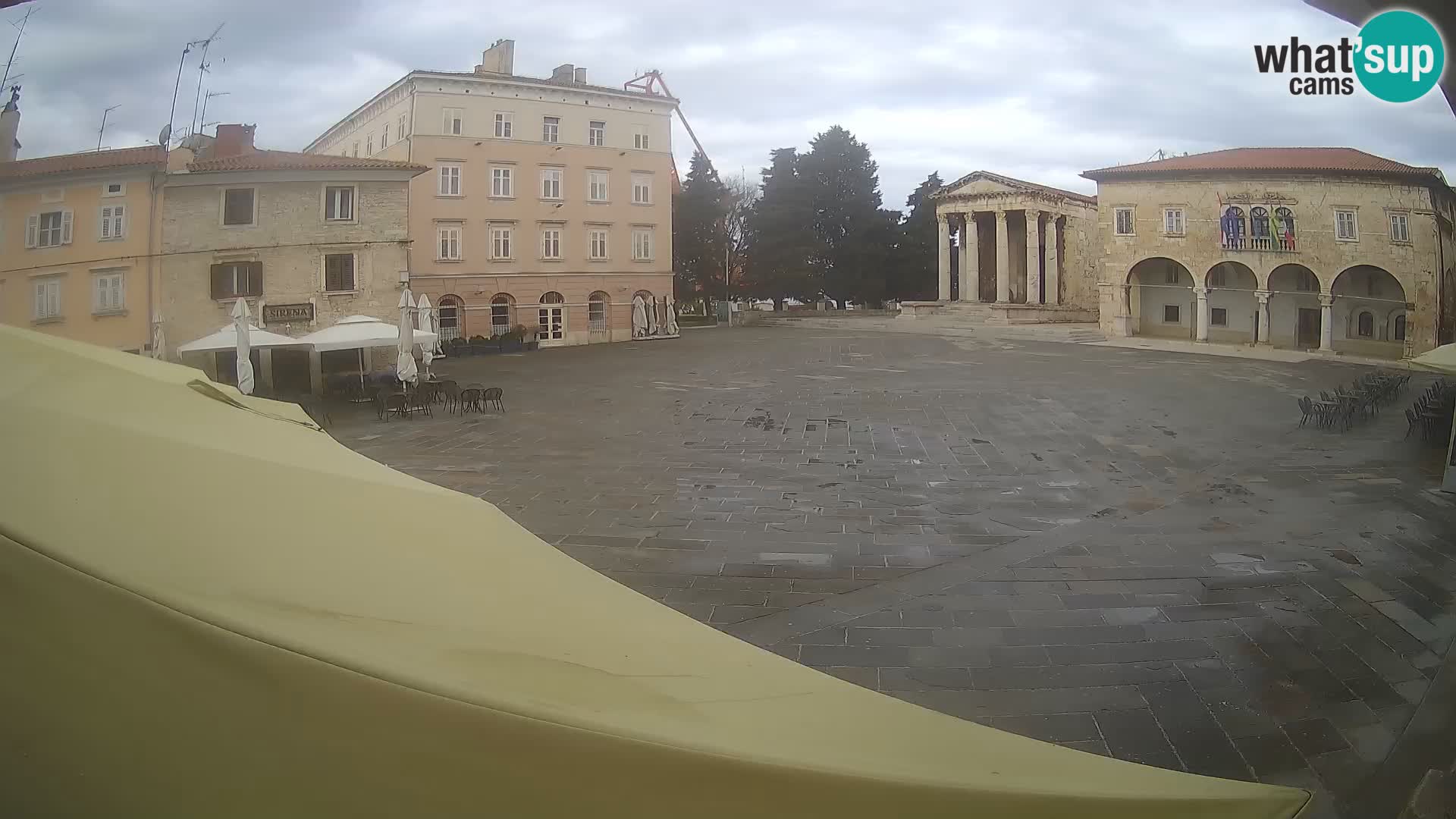 Pula – Live view of the Forum and the Tample of Augustus