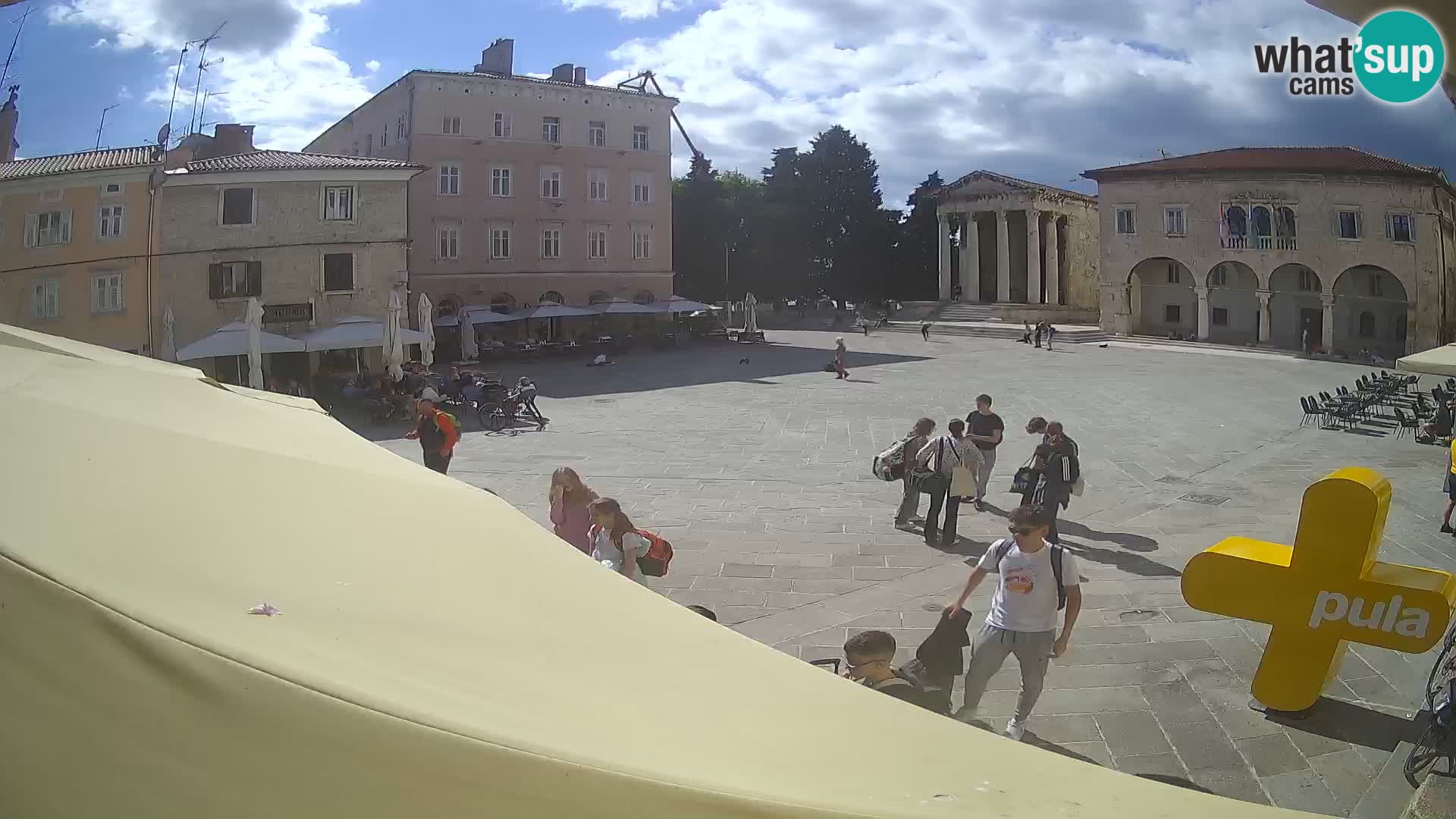 Pula – Live view of the Forum and the Tample of Augustus
