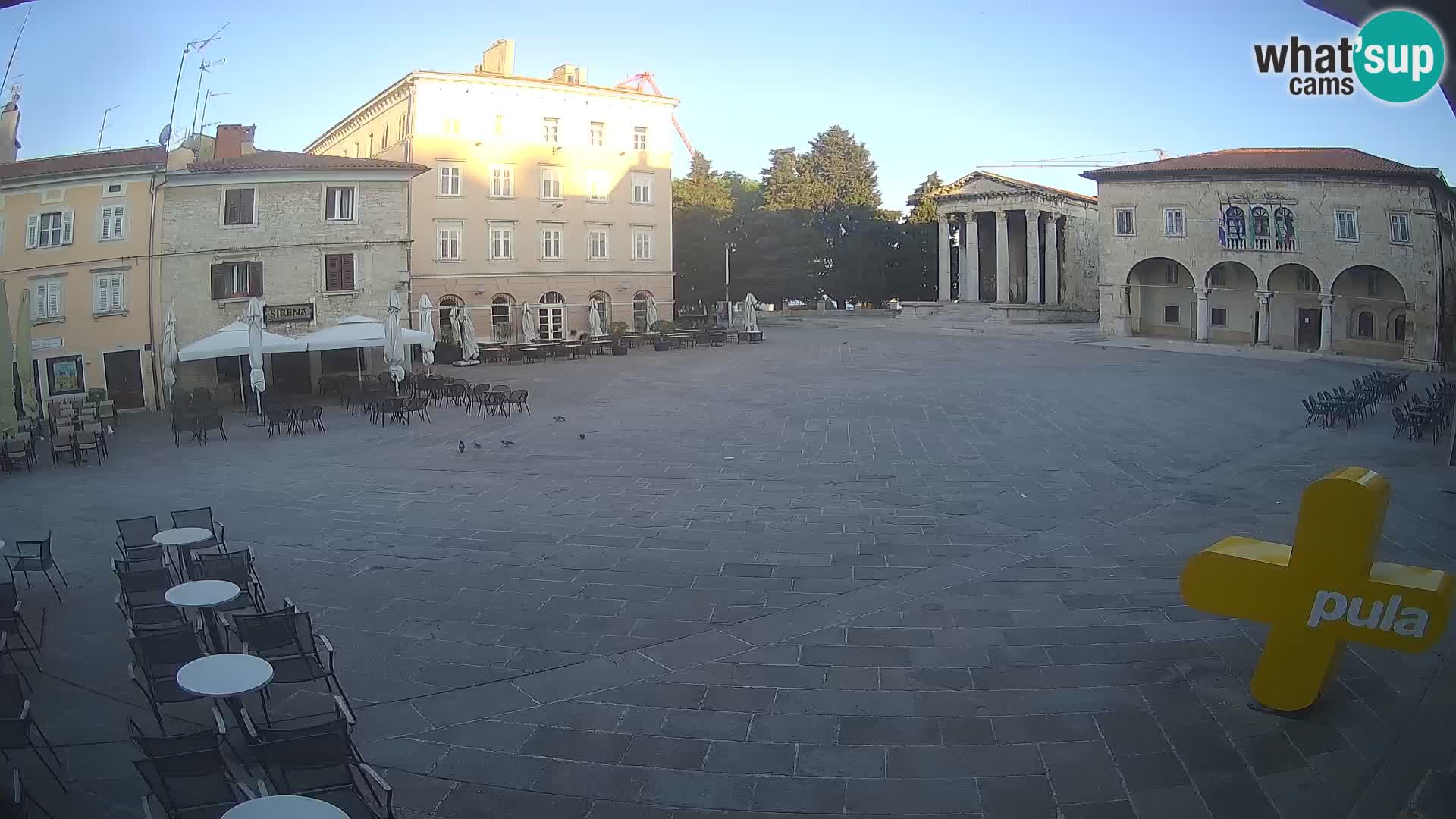 Pula – Live view of the Forum and the Tample of Augustus