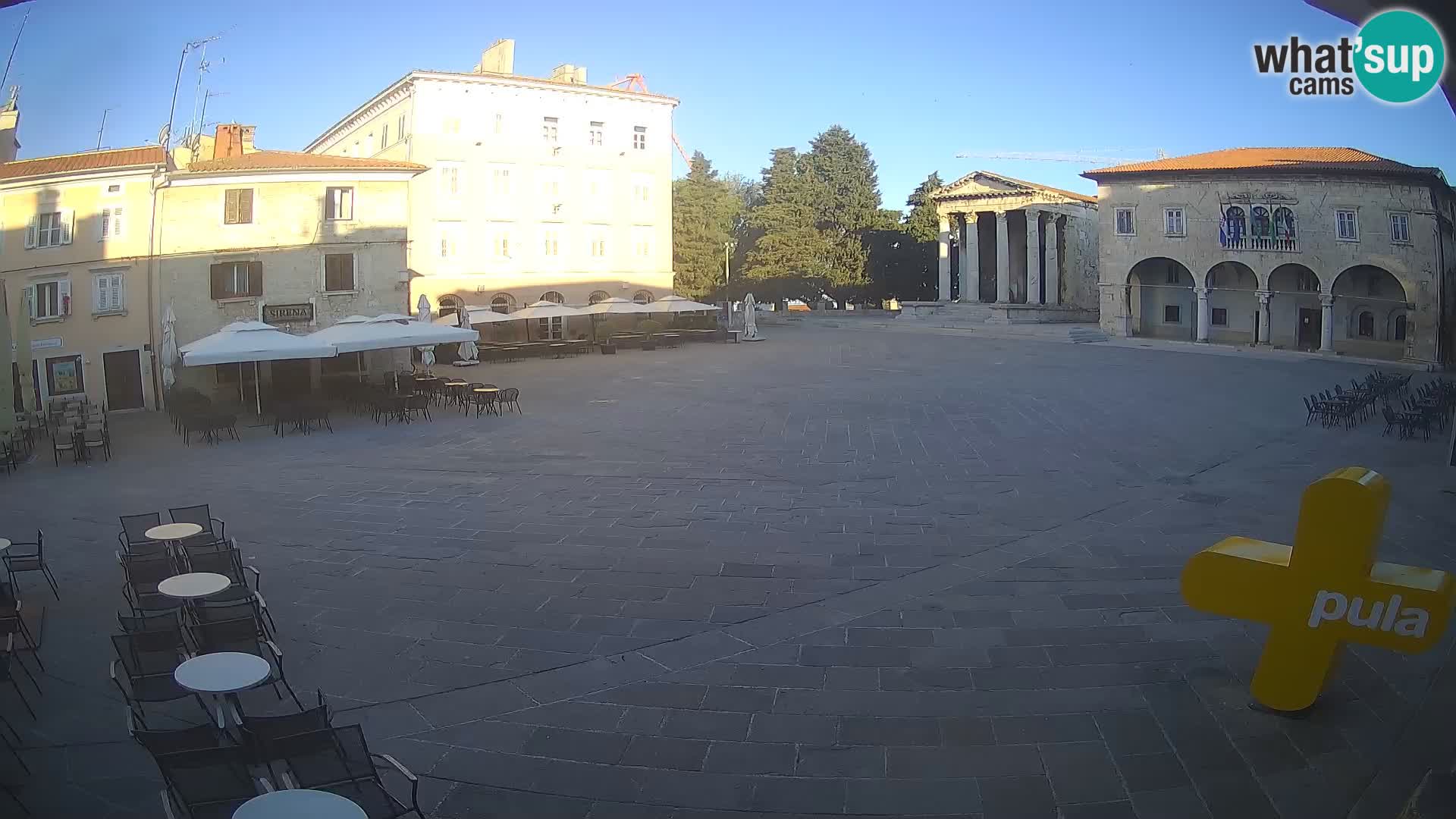 Pula – Live view of the Forum and the Tample of Augustus