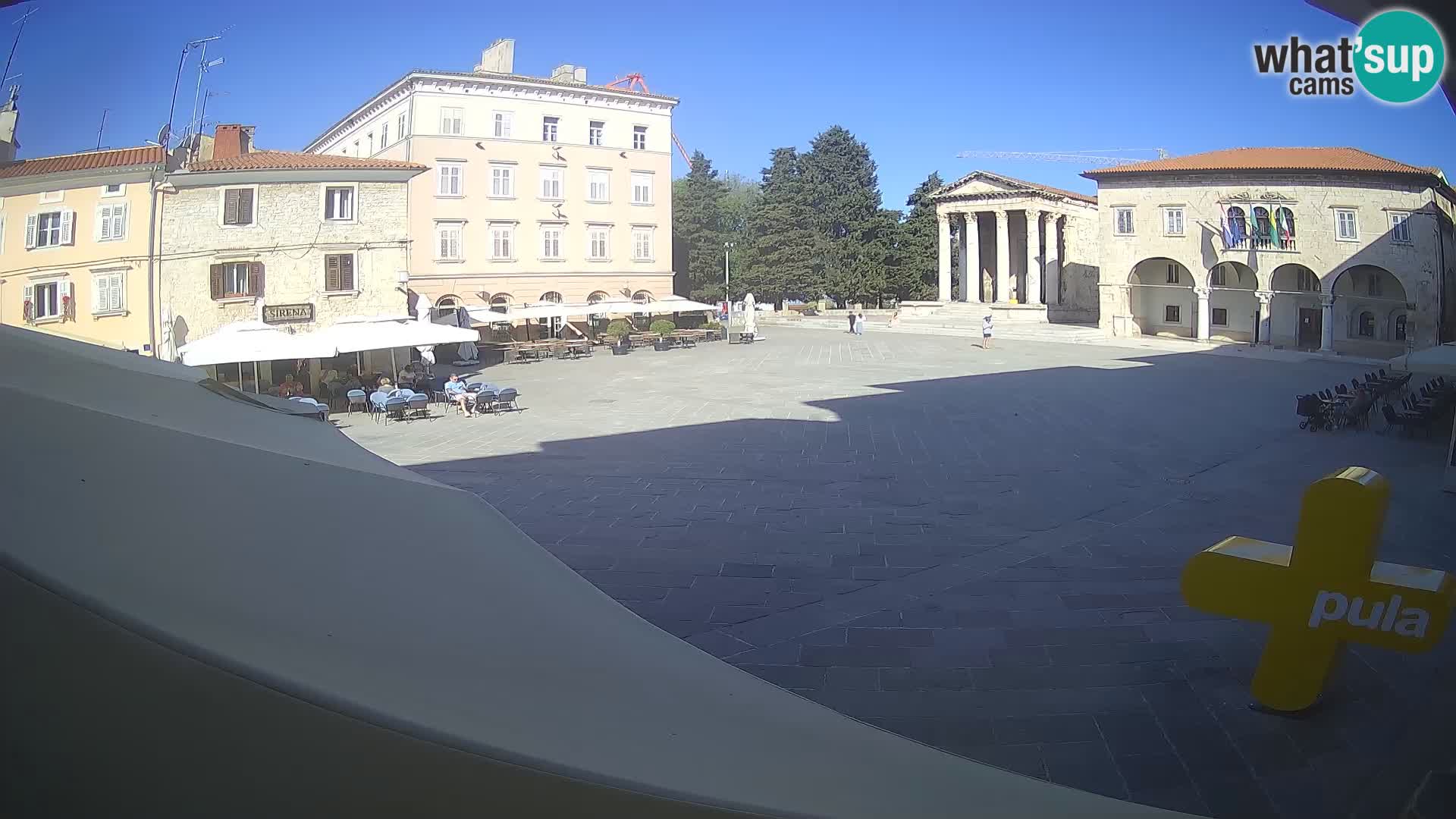 Pula – Live view of the Forum and the Tample of Augustus