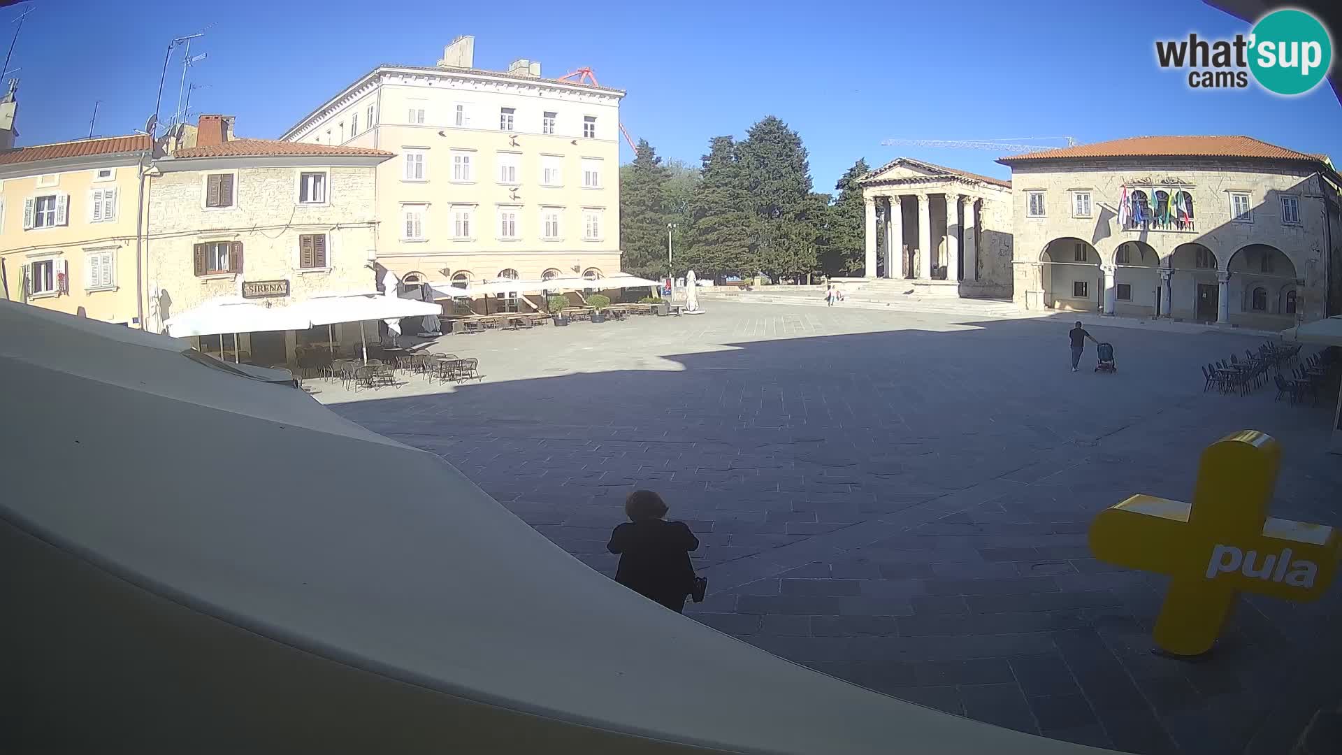 Pula – Live view of the Forum and the Tample of Augustus