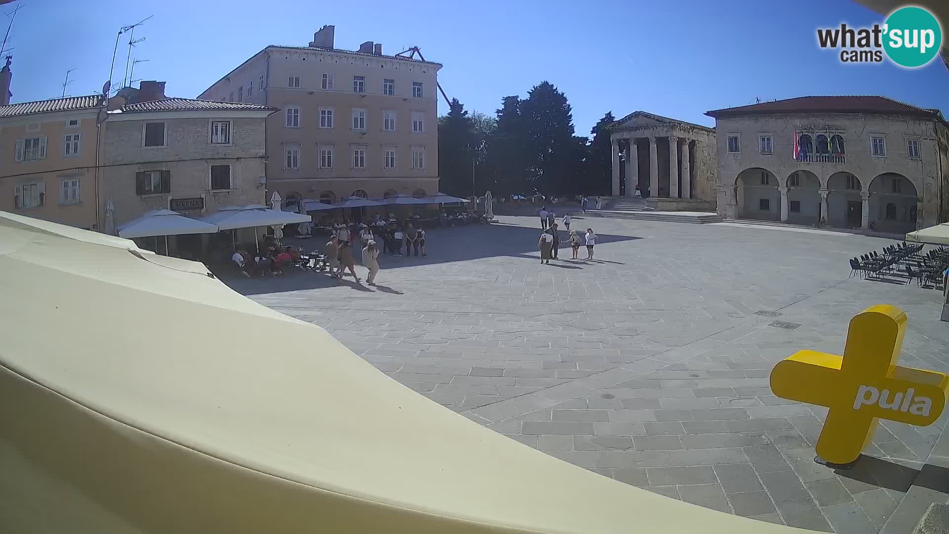 Pula – Live view of the Forum and the Tample of Augustus