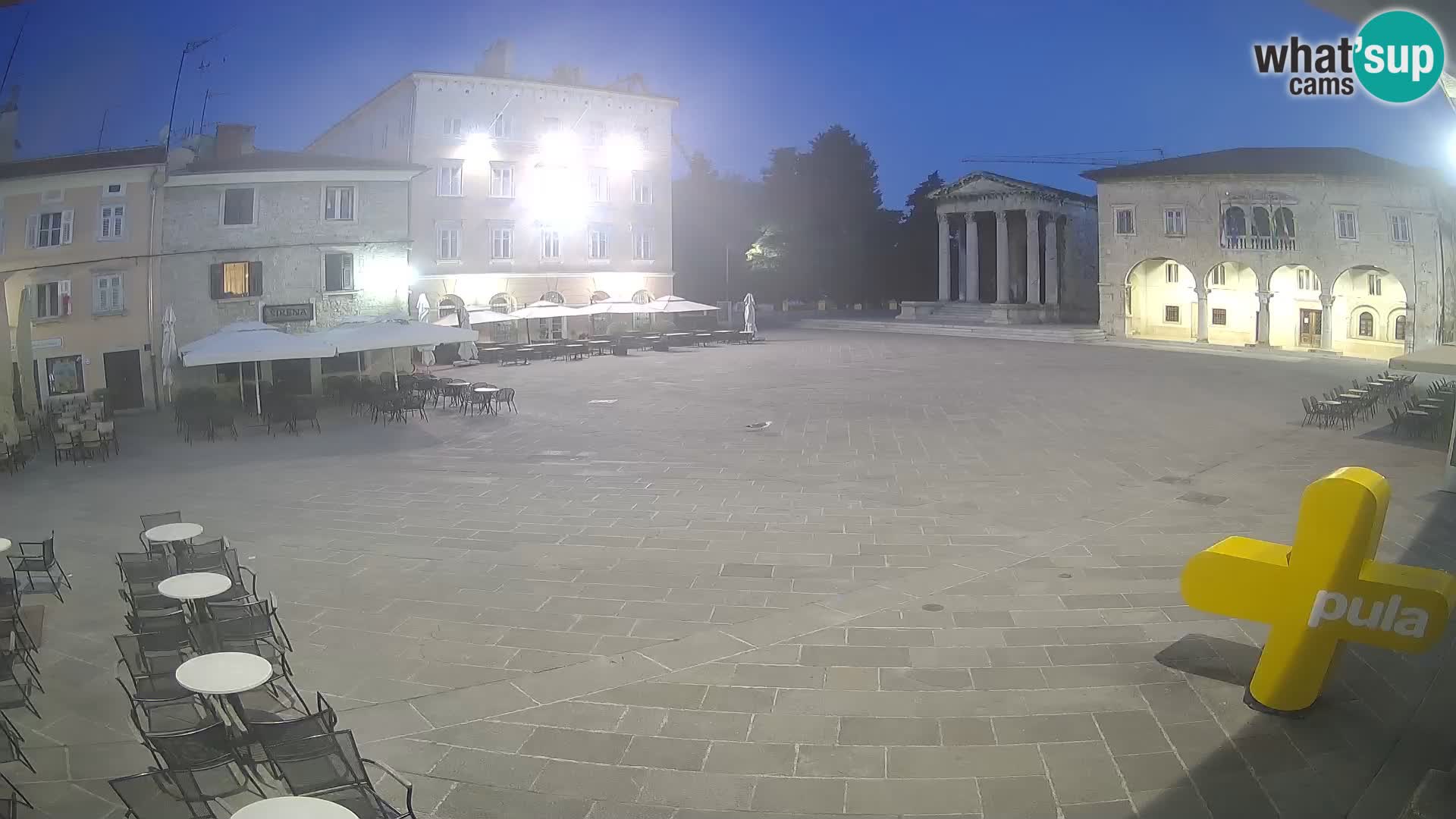 Pula – Live view of the Forum and the Tample of Augustus