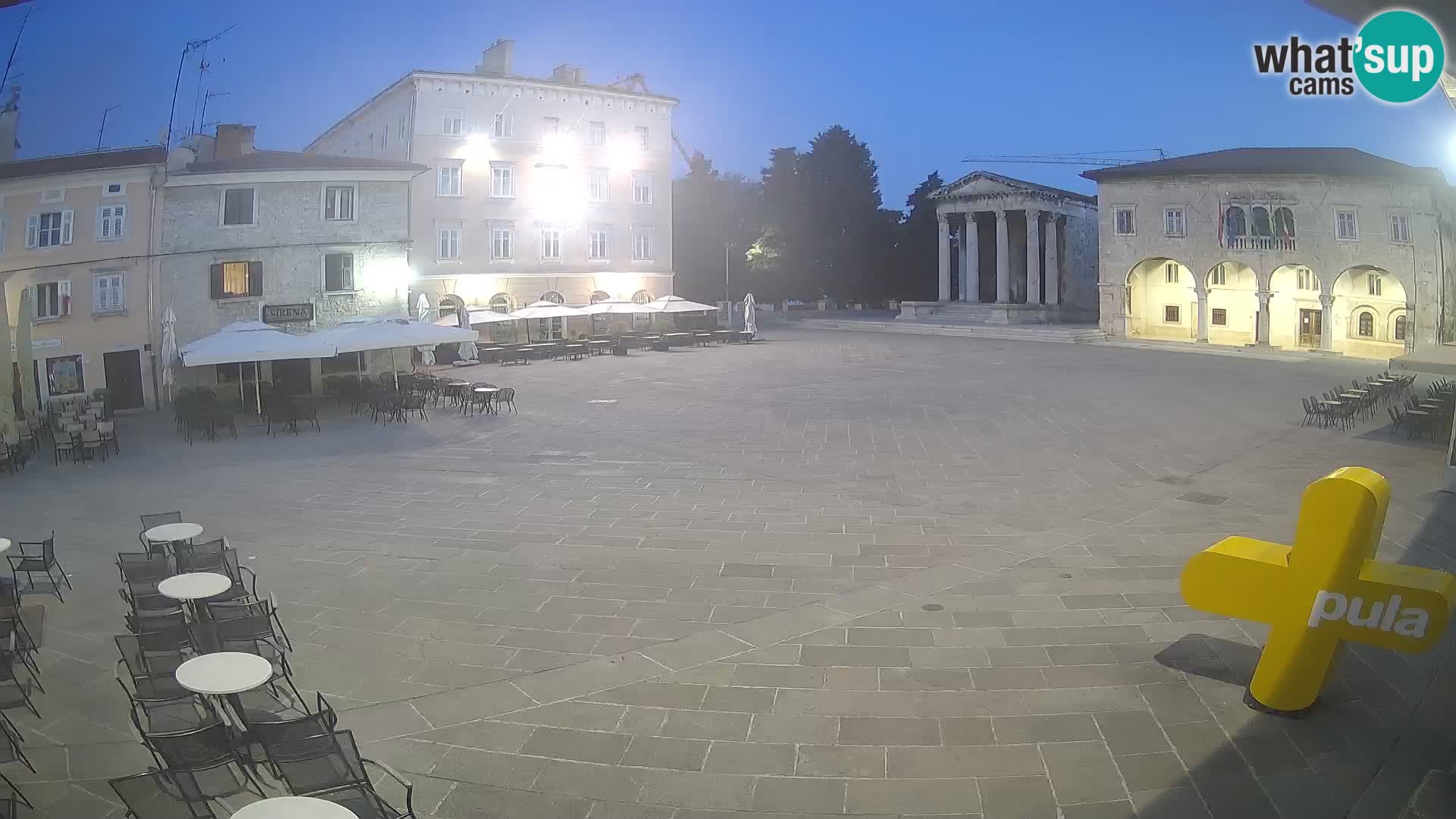 Pula – Live view of the Forum and the Tample of Augustus