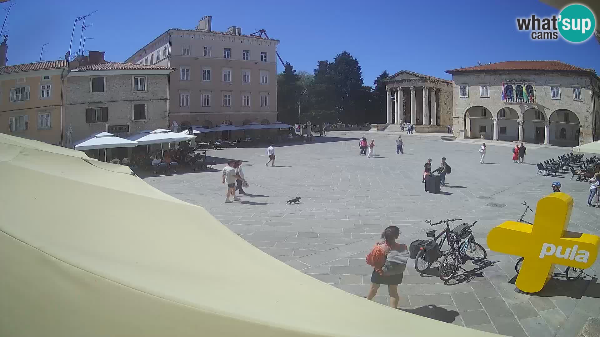 Pula – Live view of the Forum and the Tample of Augustus