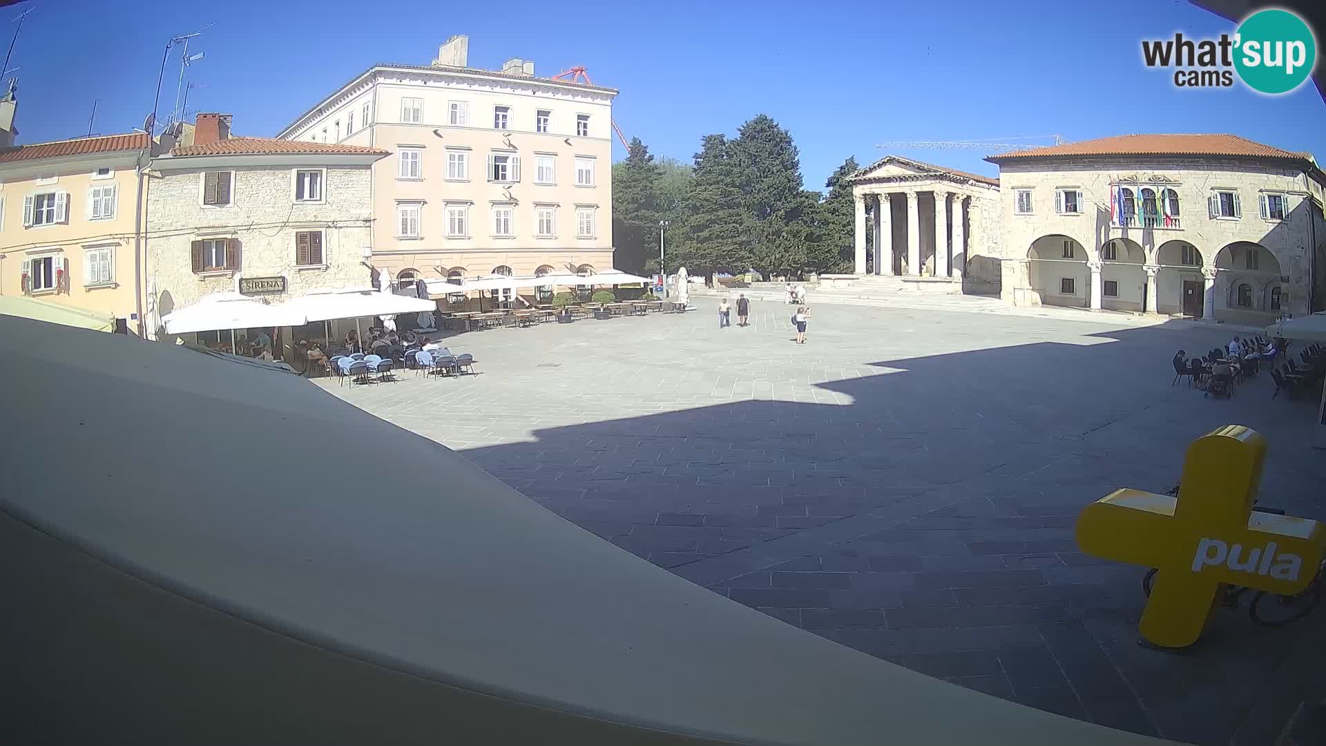 Pula – Live view of the Forum and the Tample of Augustus