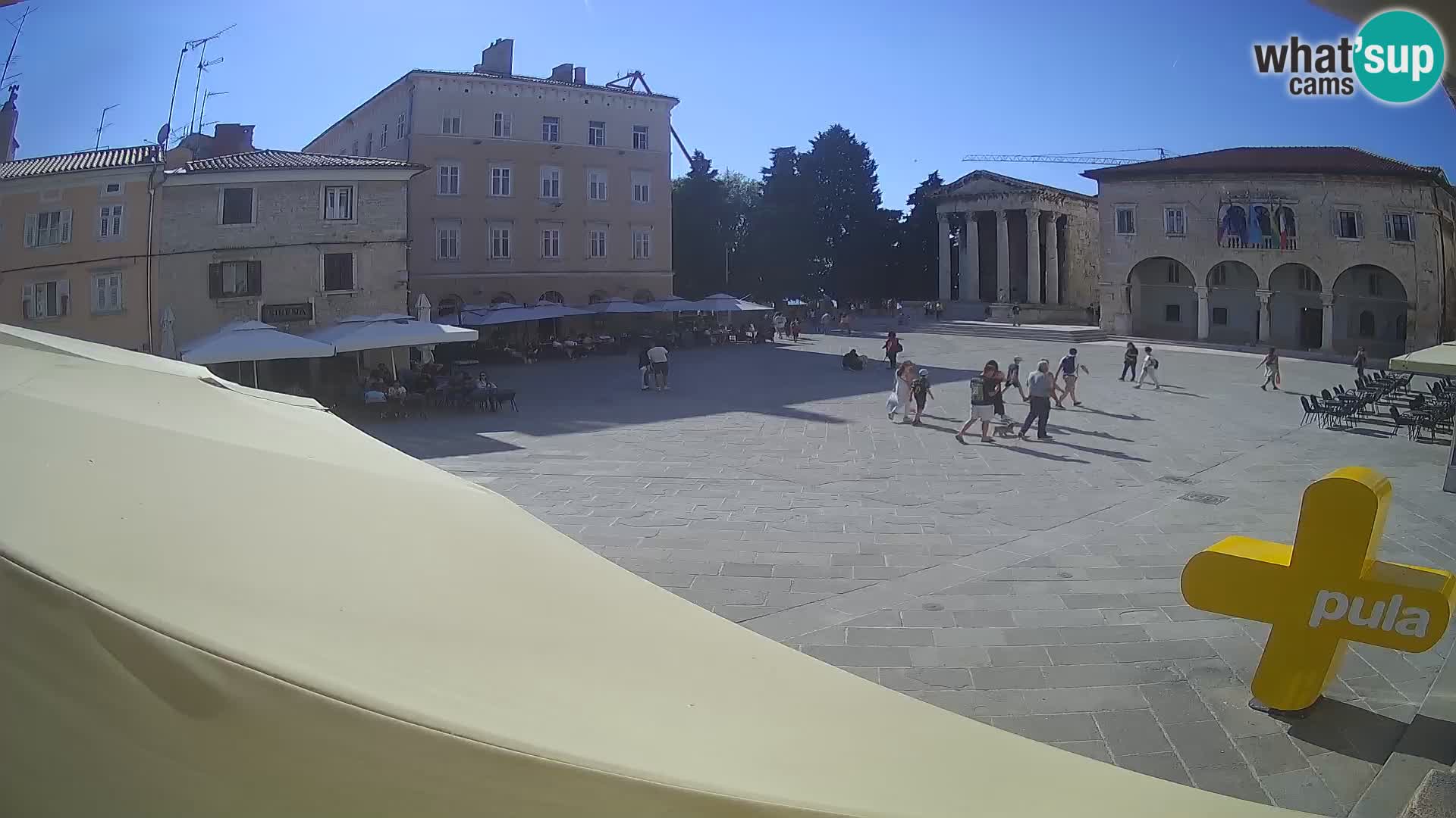 Pula – Live view of the Forum and the Tample of Augustus
