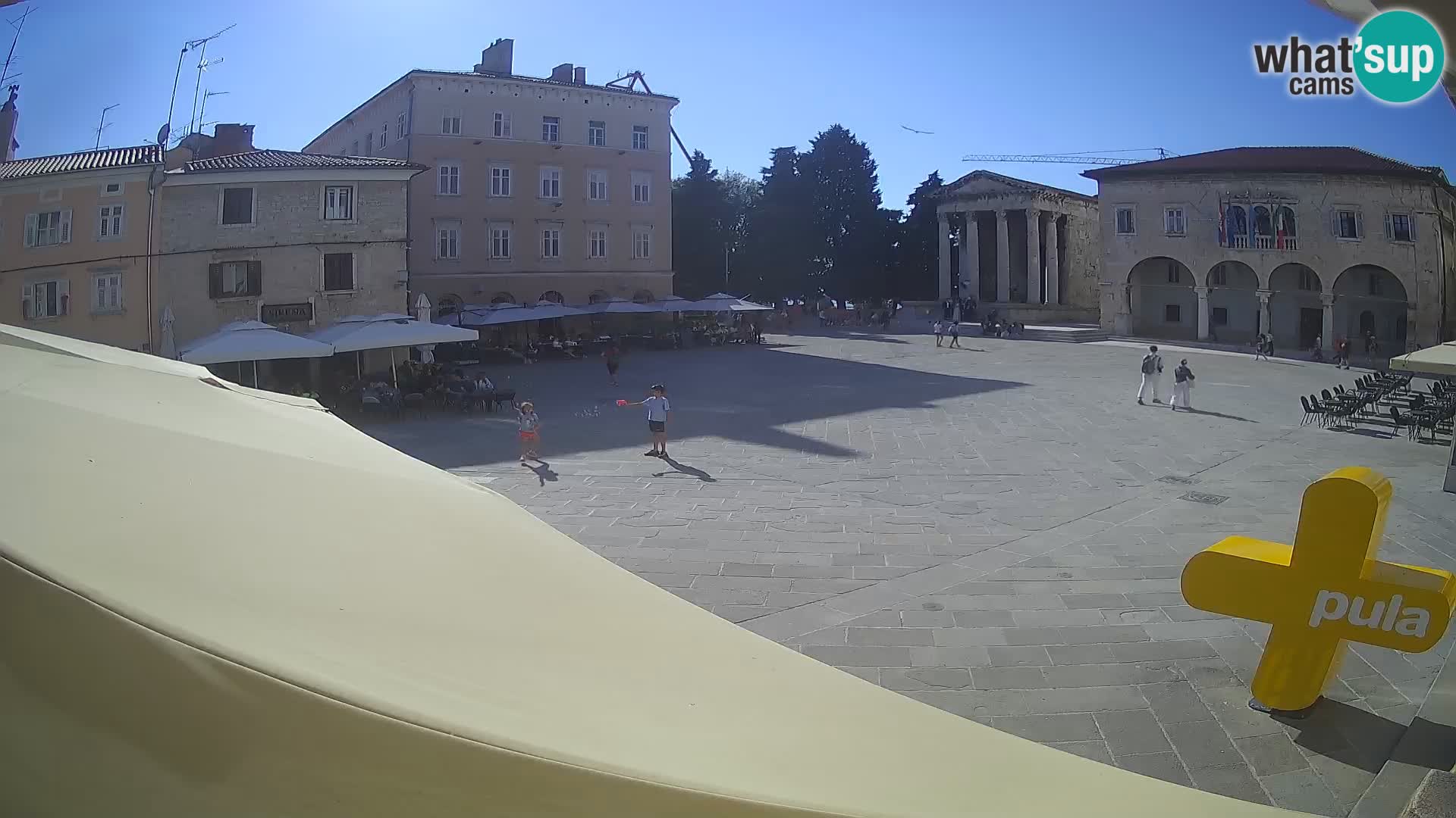 Pula – Live view of the Forum and the Tample of Augustus