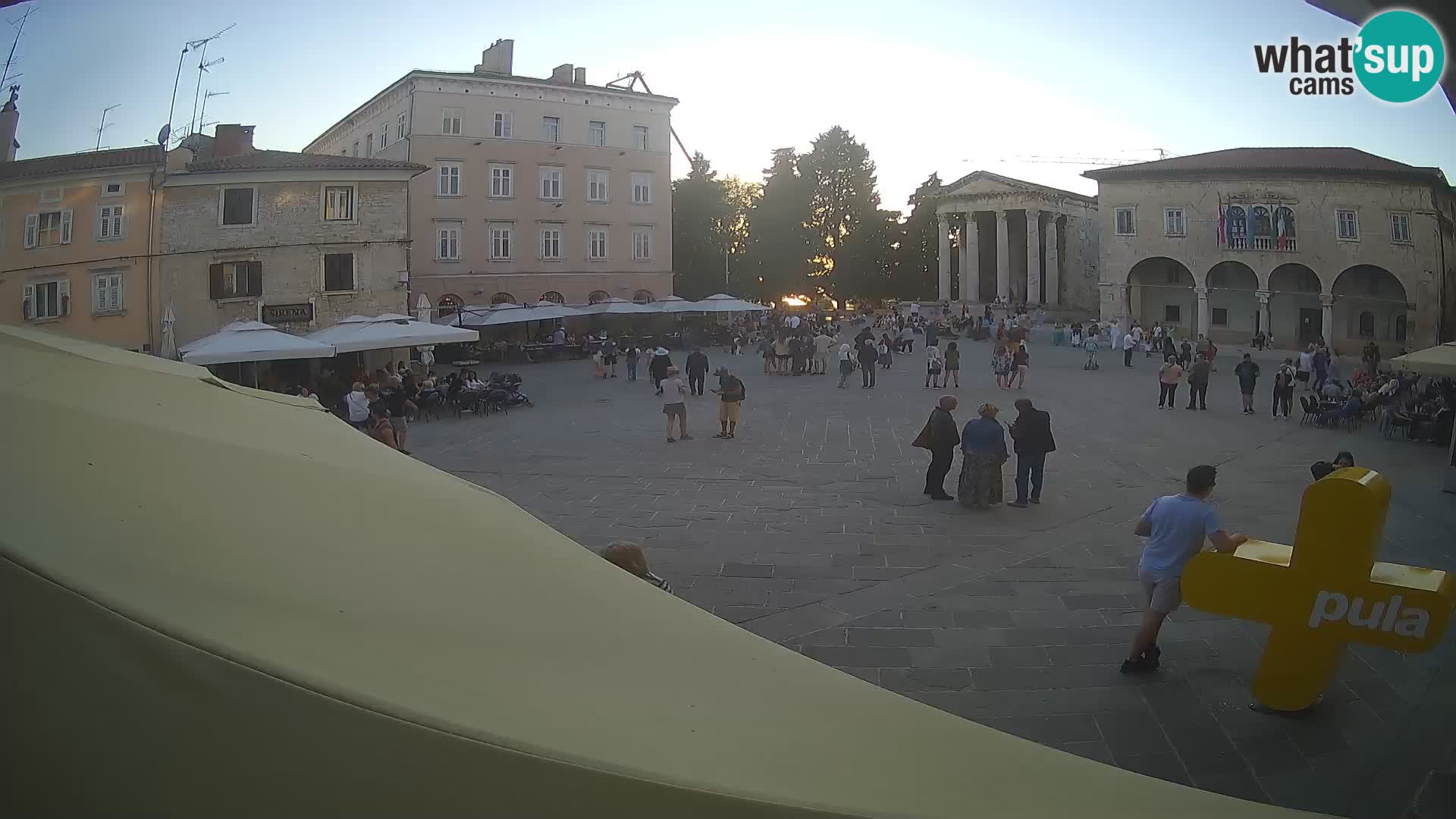 Pula – Live view of the Forum and the Tample of Augustus