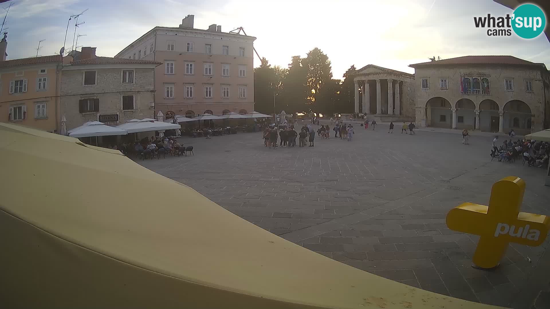 Pula – Live view of the Forum and the Tample of Augustus