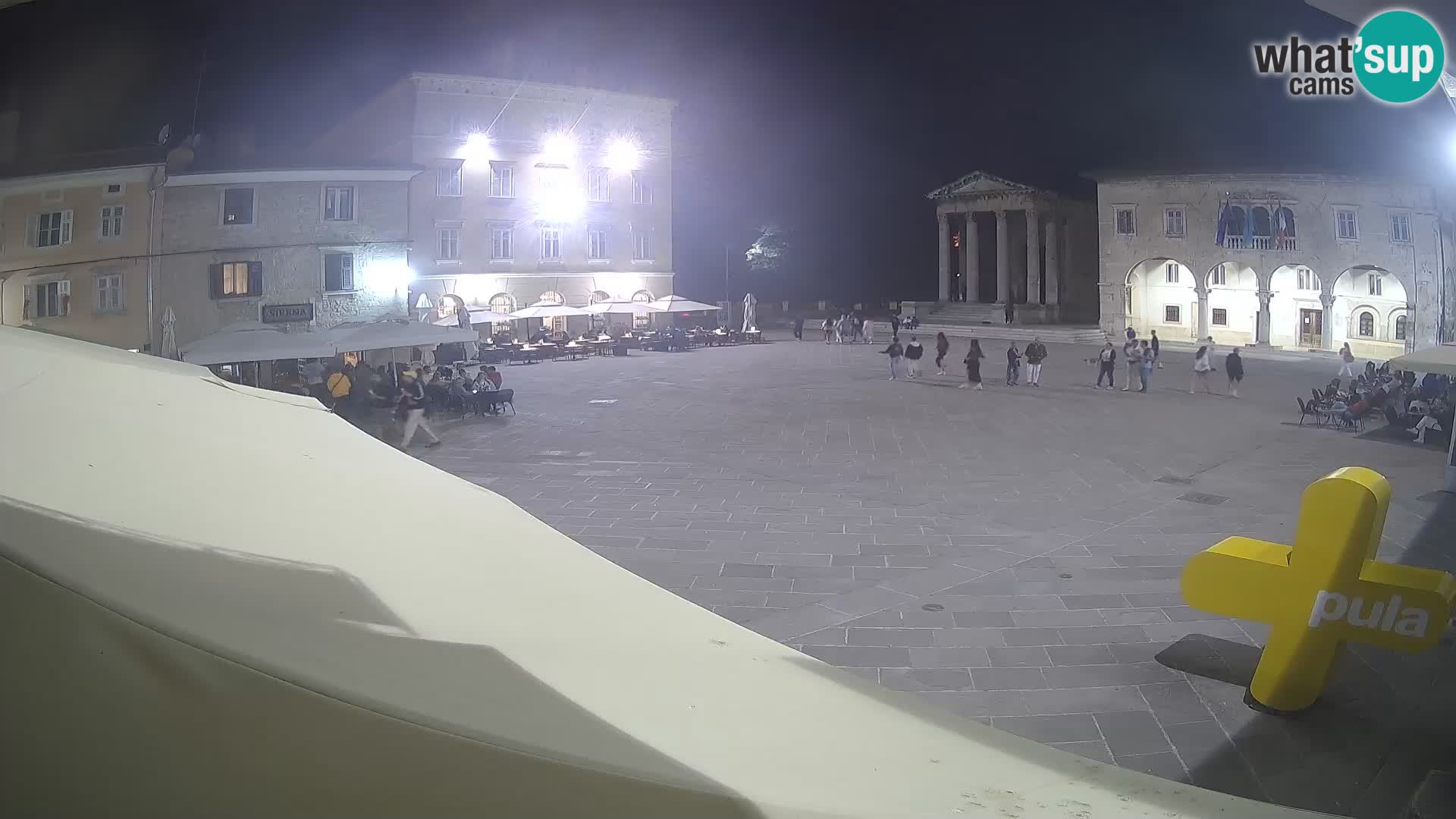 Pula – Live view of the Forum and the Tample of Augustus
