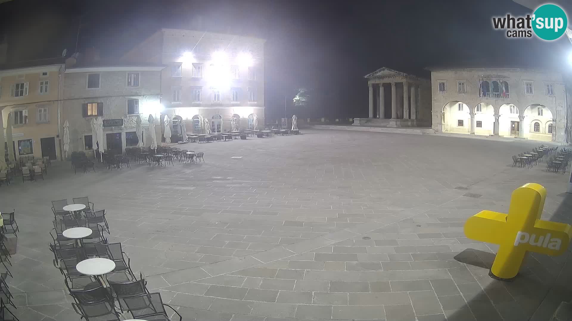 Pula – Live view of the Forum and the Tample of Augustus