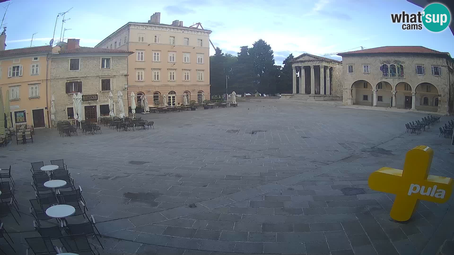 Pula – Live view of the Forum and the Tample of Augustus