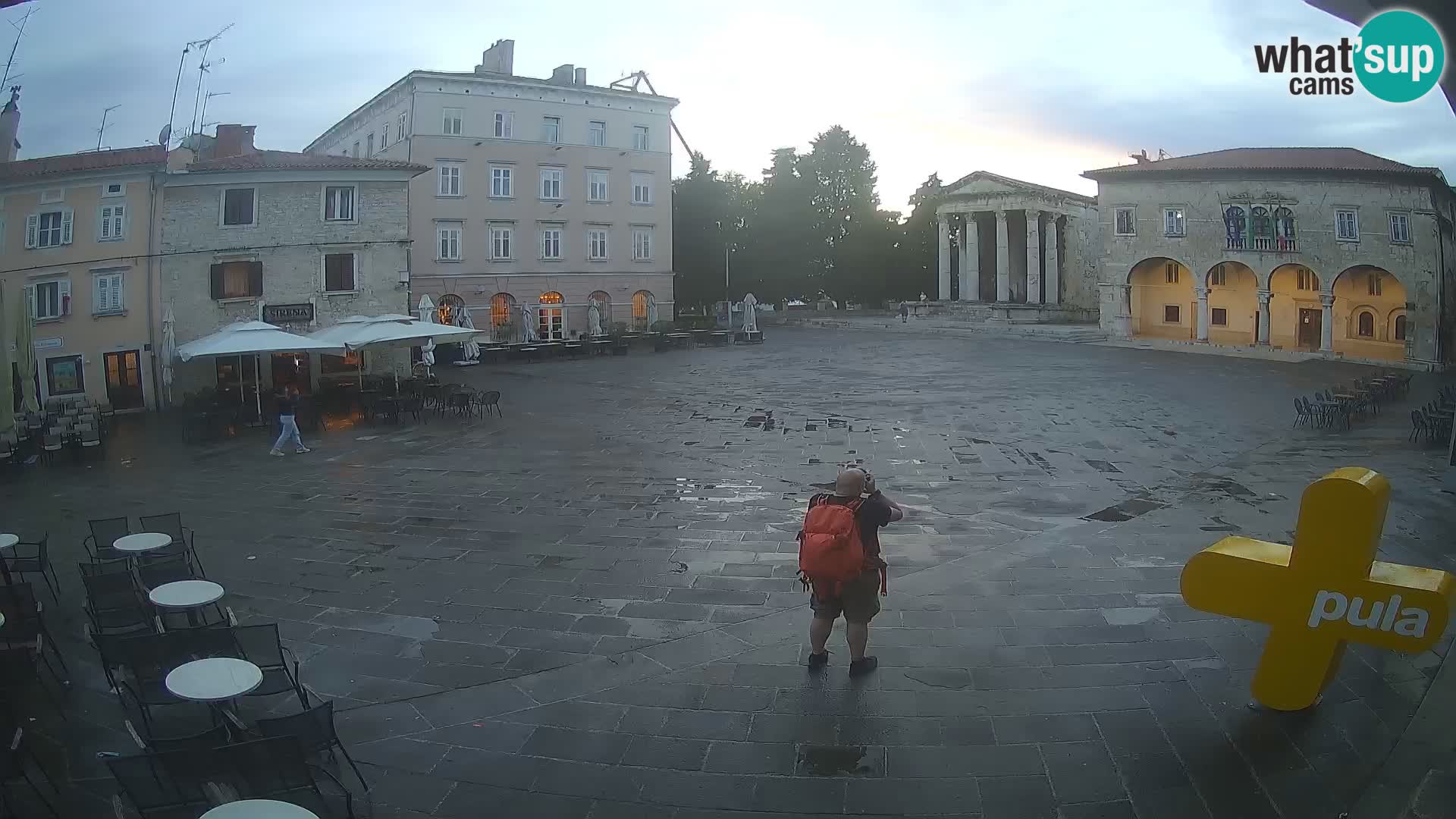 Pula – Live view of the Forum and the Tample of Augustus