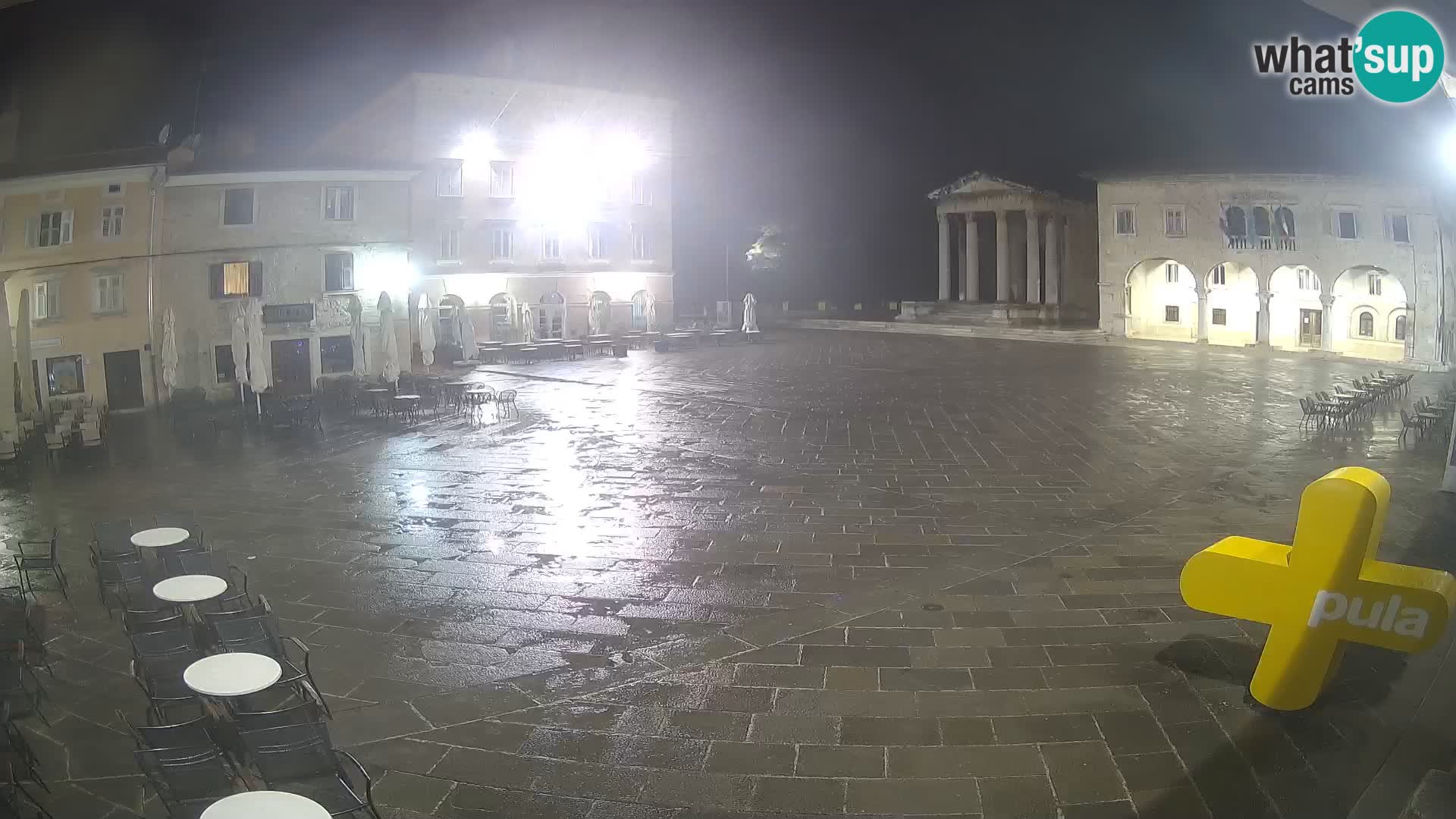 Pula – Live view of the Forum and the Tample of Augustus