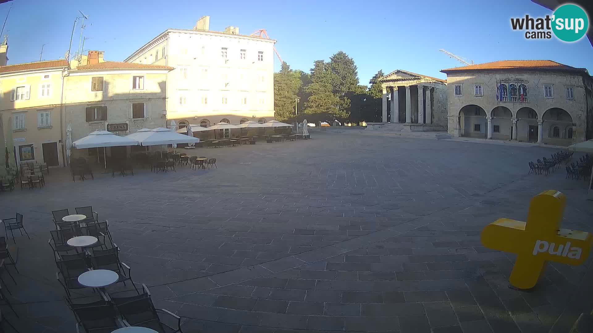 Pula – Live view of the Forum and the Tample of Augustus