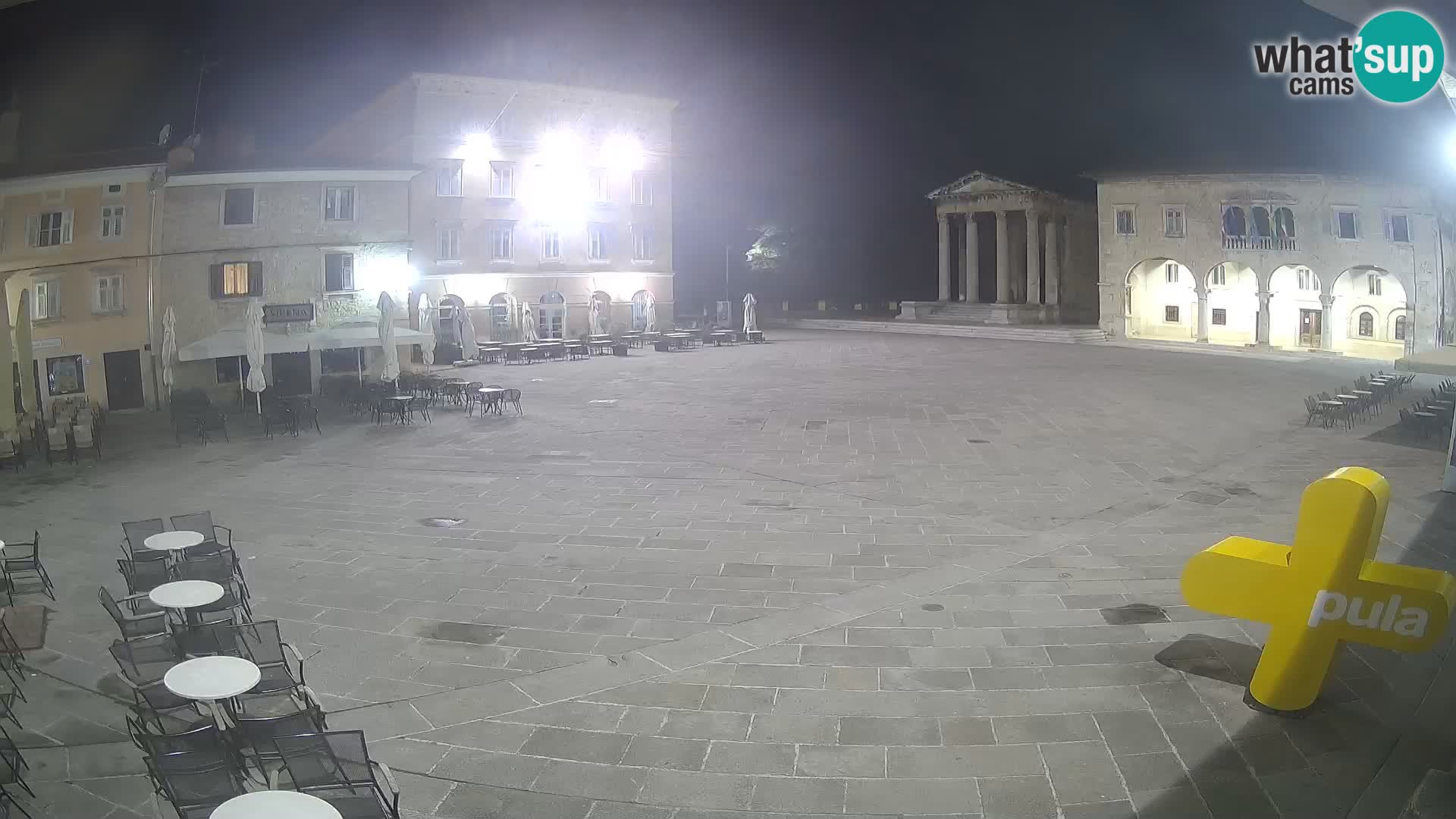 Pula – Live view of the Forum and the Tample of Augustus