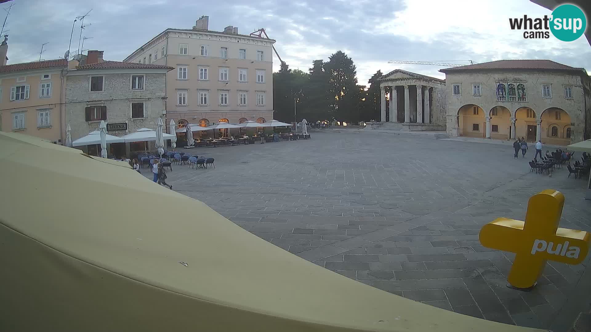 Pula – Live view of the Forum and the Tample of Augustus