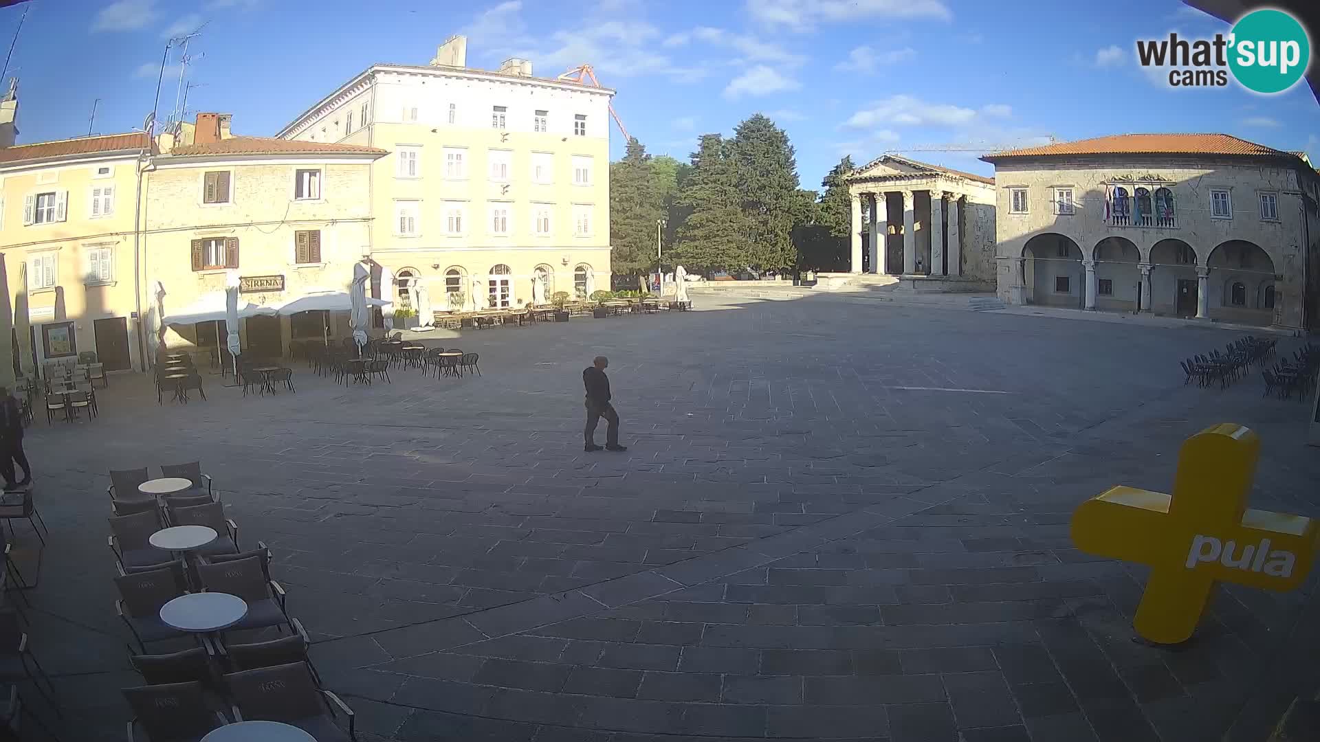 Pula – Live view of the Forum and the Tample of Augustus