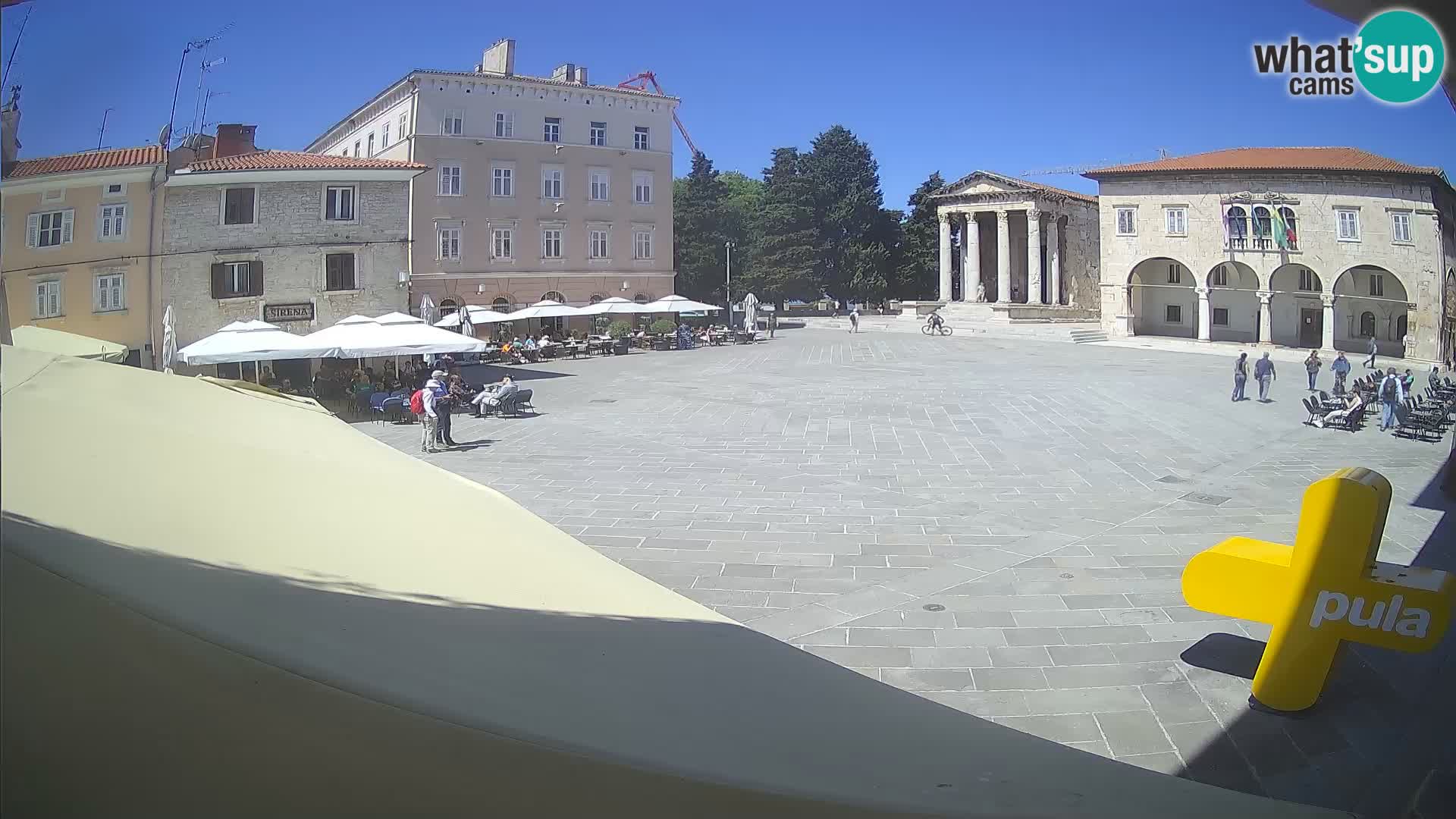 Pula – Live view of the Forum and the Tample of Augustus