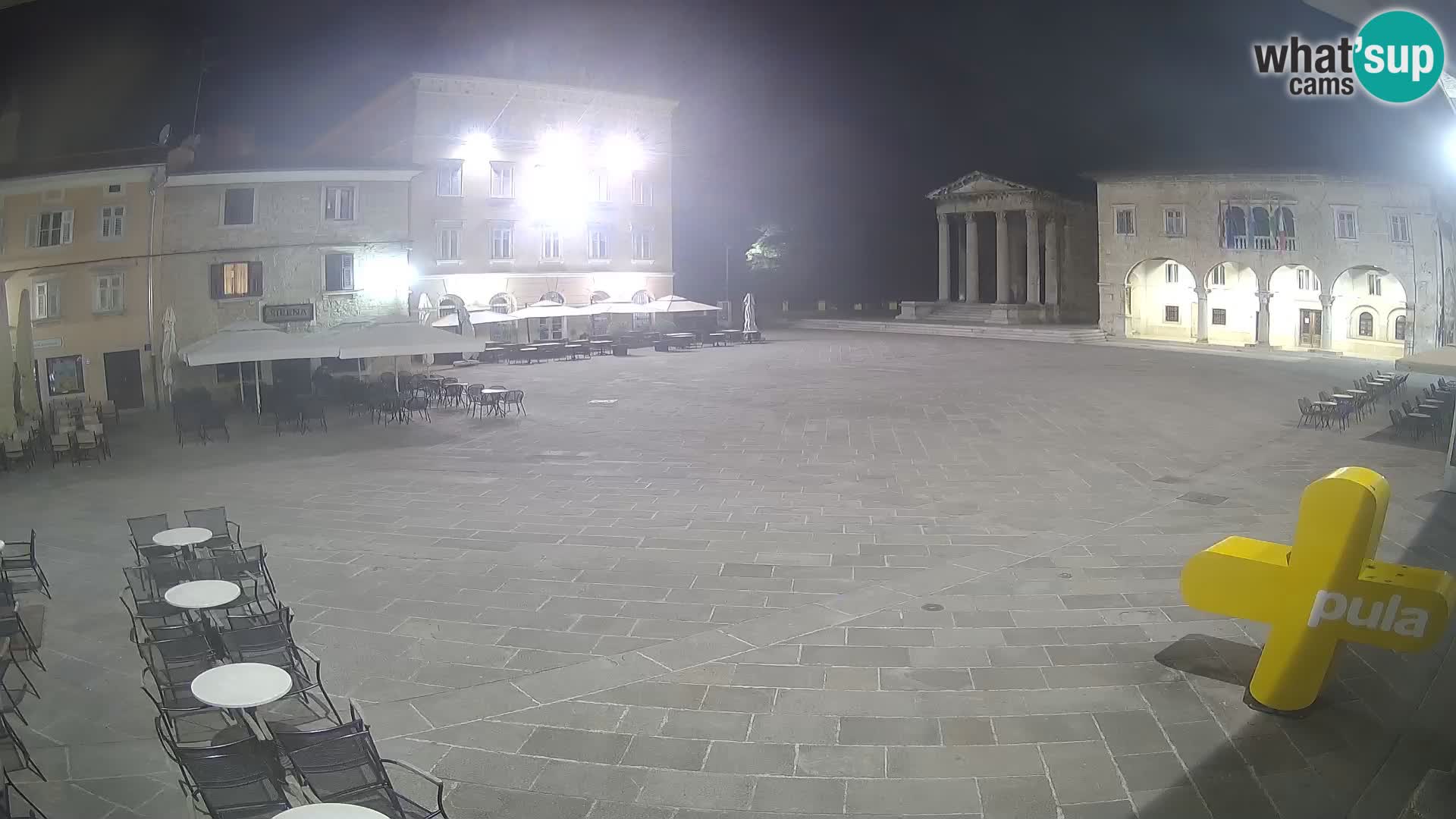 Pula – Live view of the Forum and the Tample of Augustus
