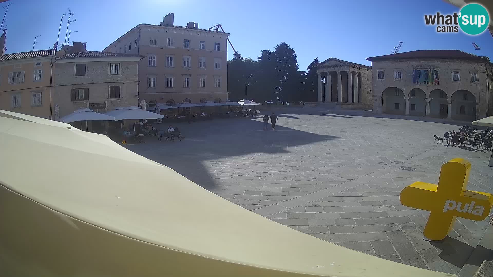 Pula – Live view of the Forum and the Tample of Augustus