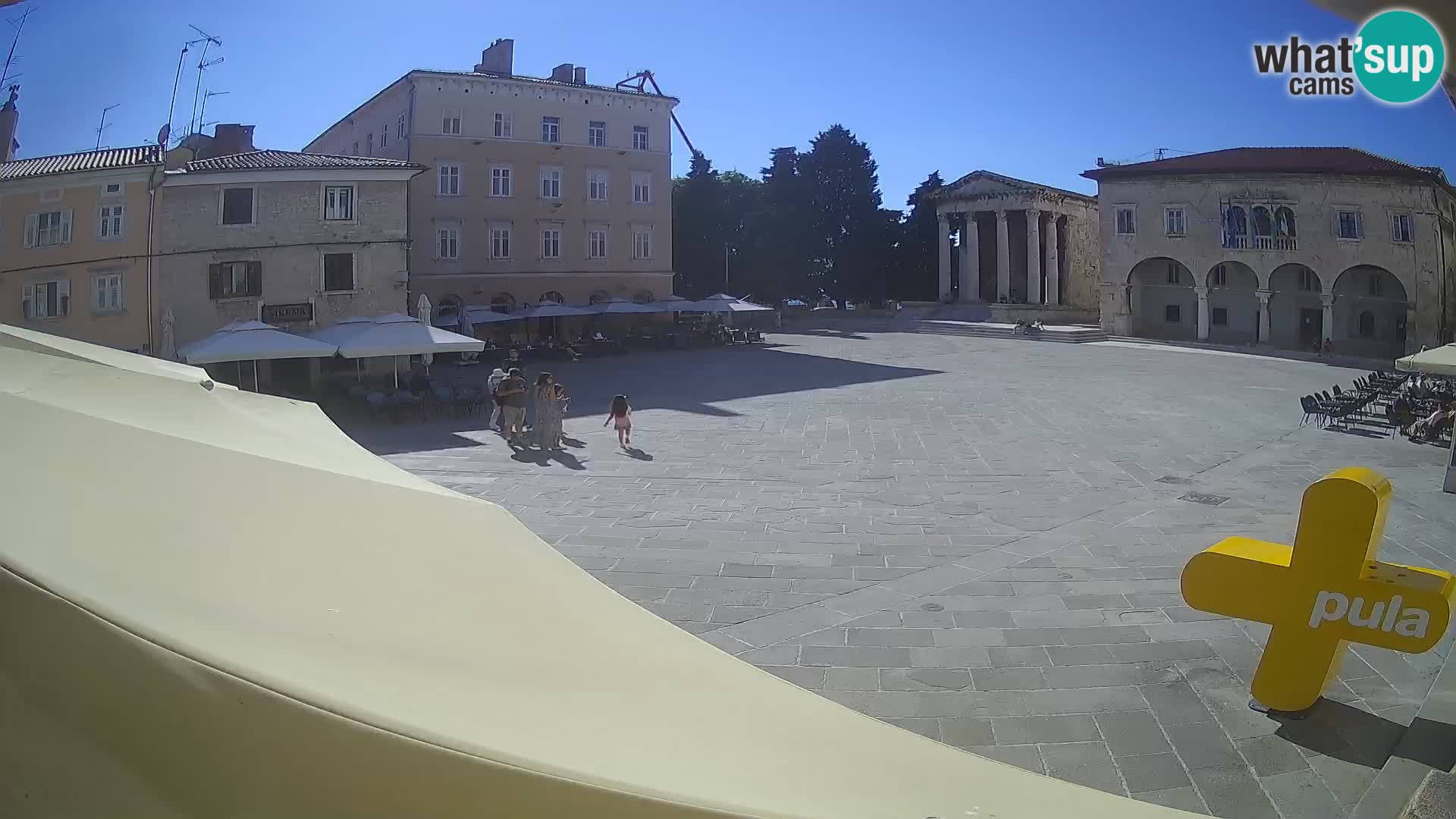 Pula – Live view of the Forum and the Tample of Augustus