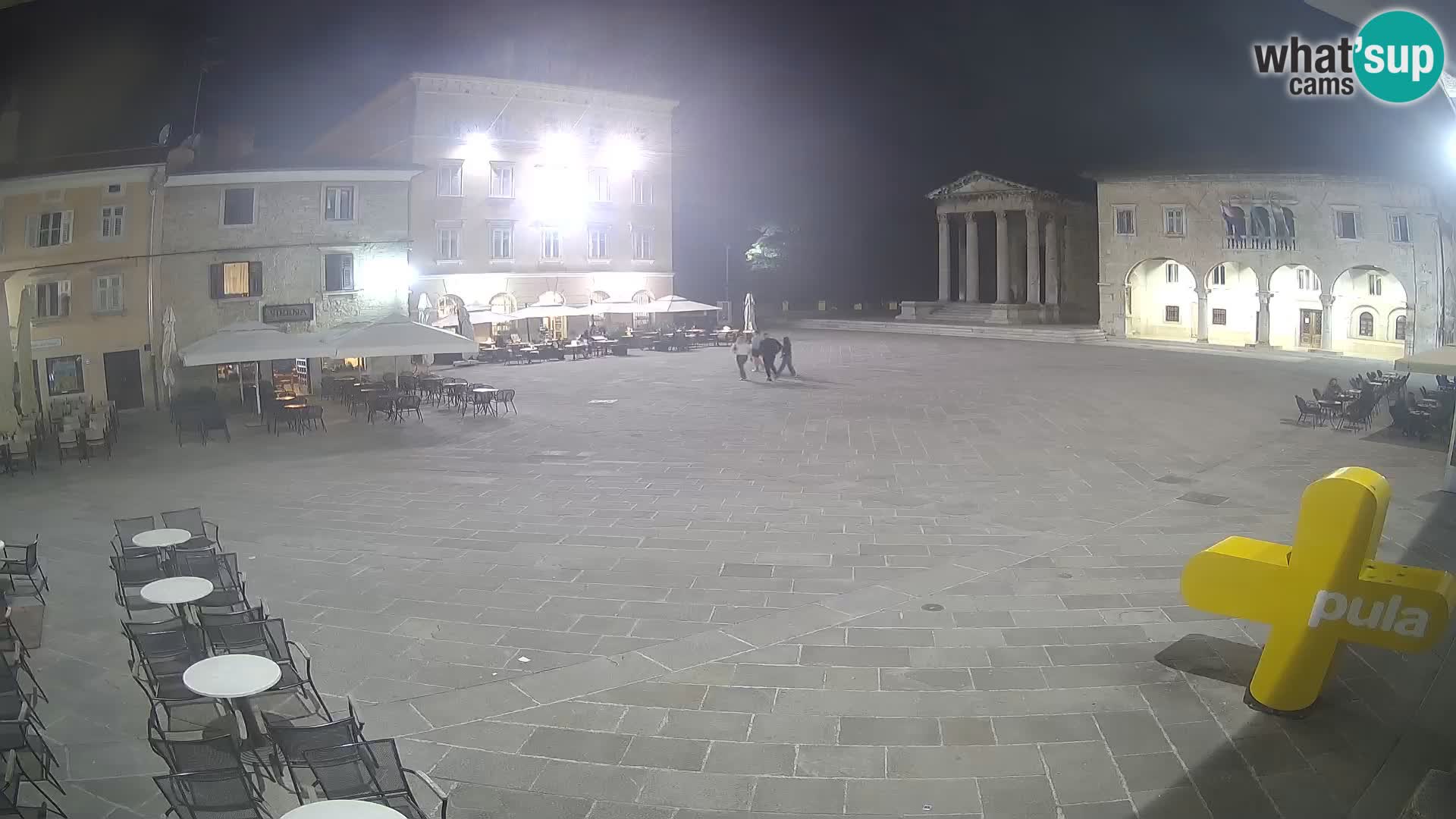 Pula – Live view of the Forum and the Tample of Augustus