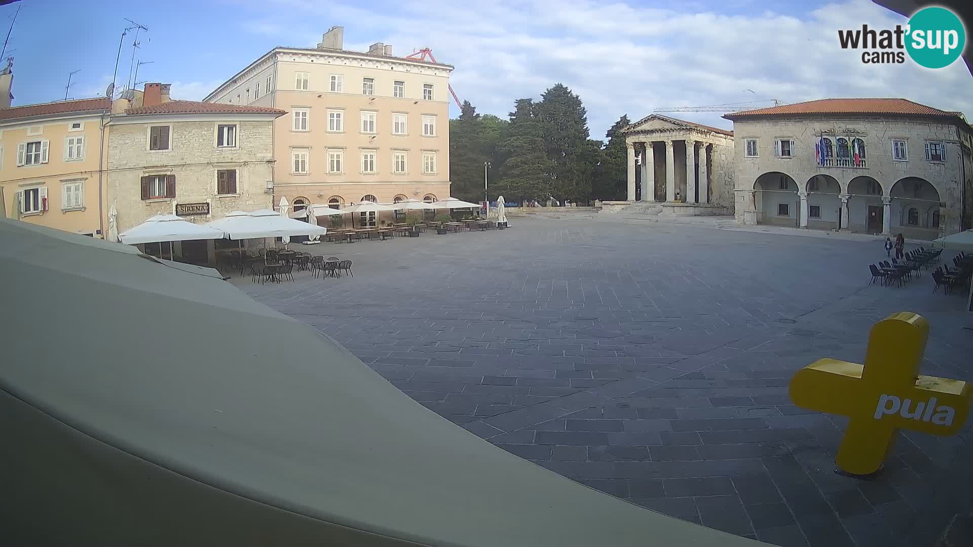 Pula – Live view of the Forum and the Tample of Augustus