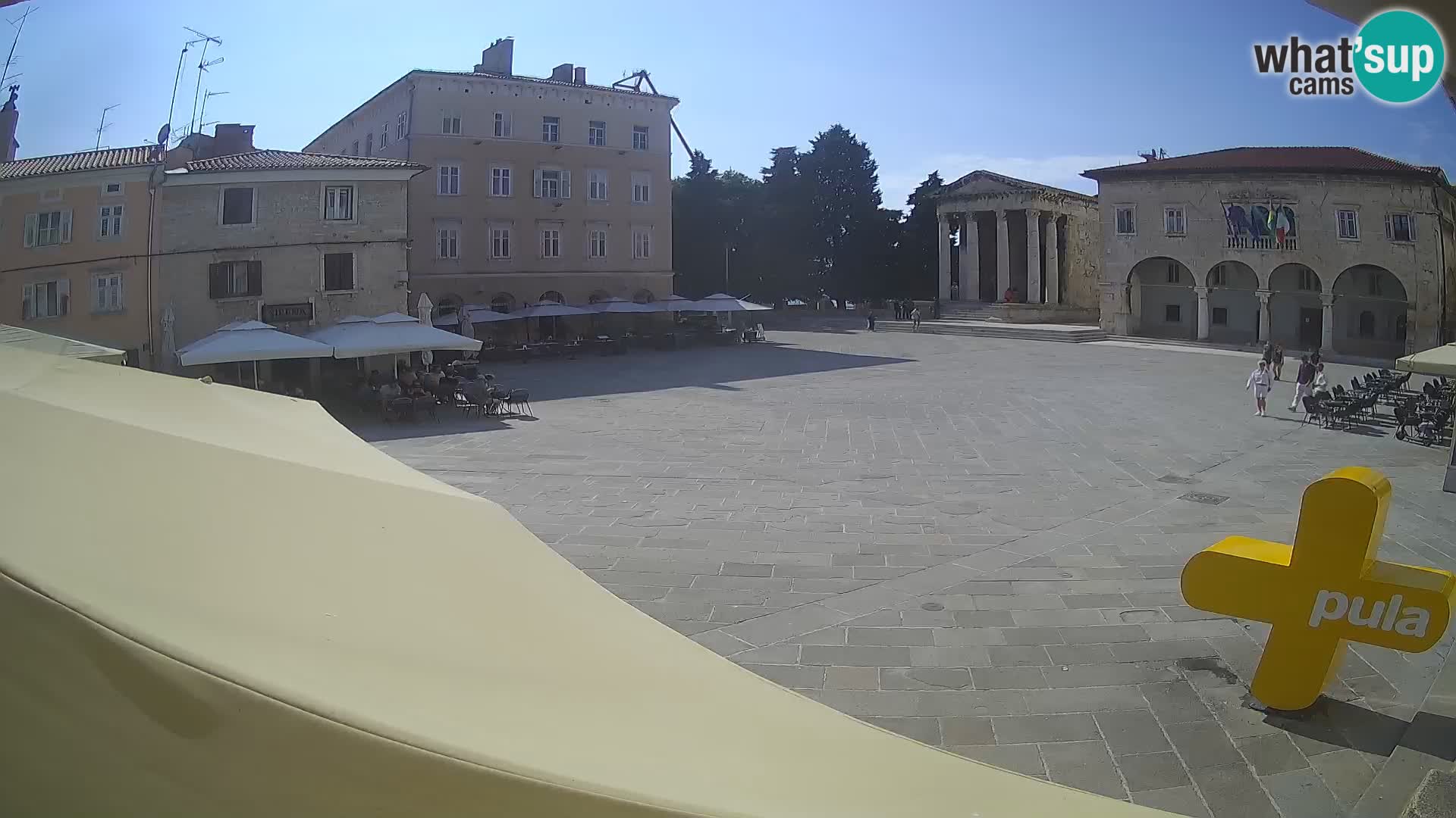 Pula – Live view of the Forum and the Tample of Augustus