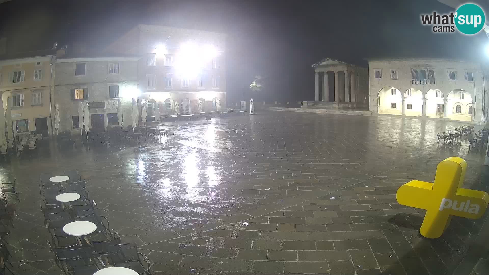 Pula – Live view of the Forum and the Tample of Augustus