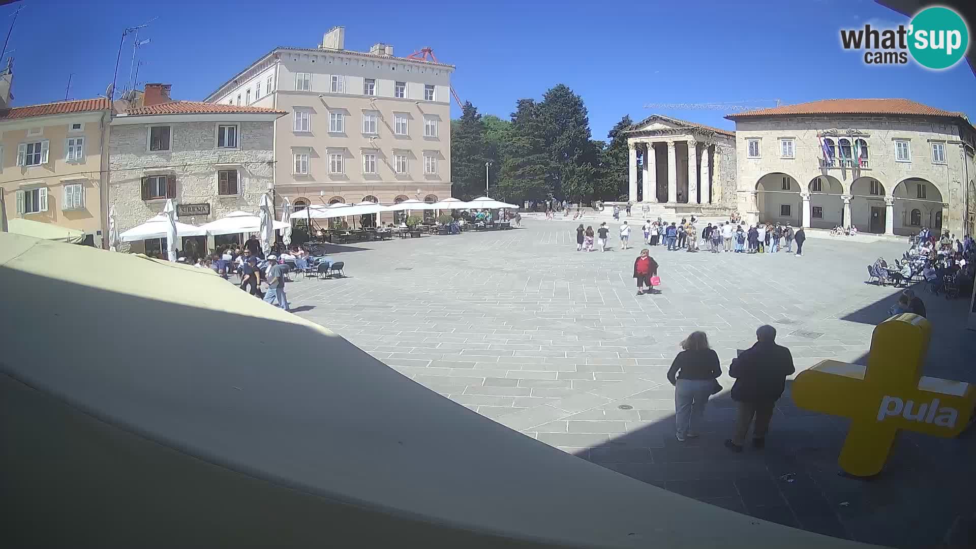 Pula – Live view of the Forum and the Tample of Augustus