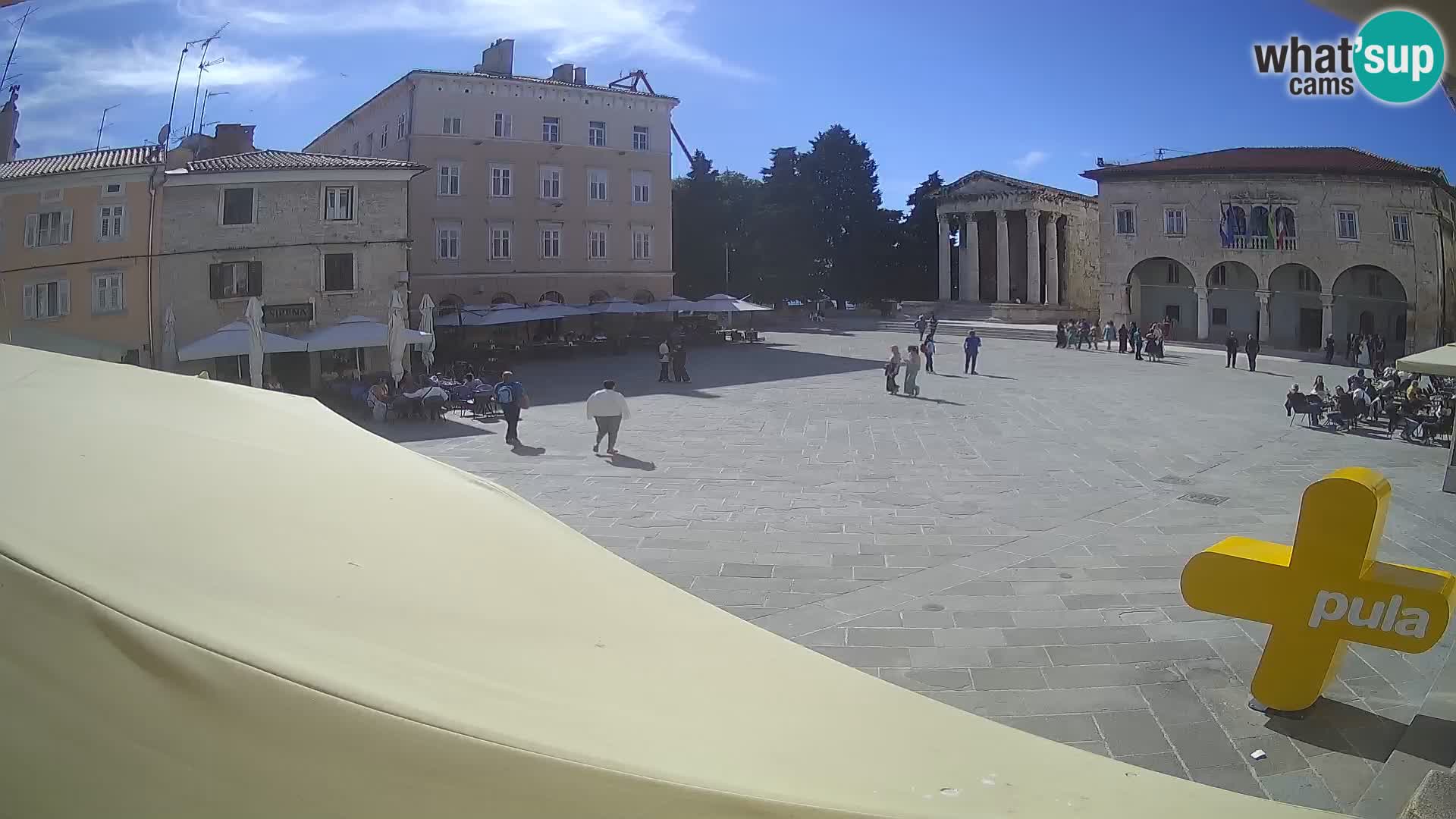 Pula – Live view of the Forum and the Tample of Augustus