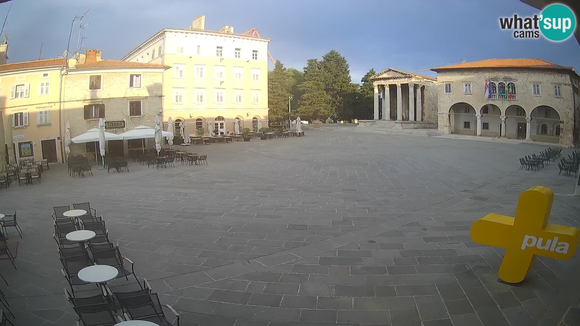 Pula – Live view of the Forum and the Tample of Augustus
