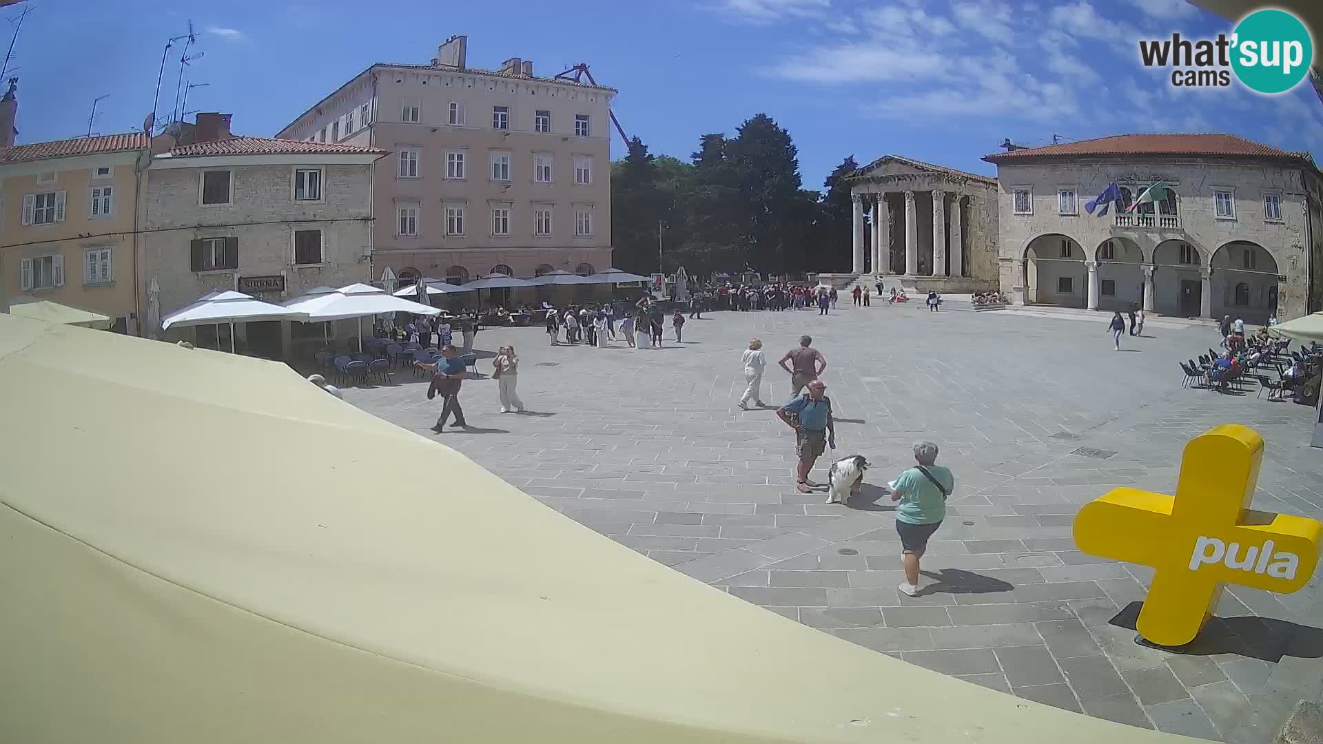 Pula – Live view of the Forum and the Tample of Augustus