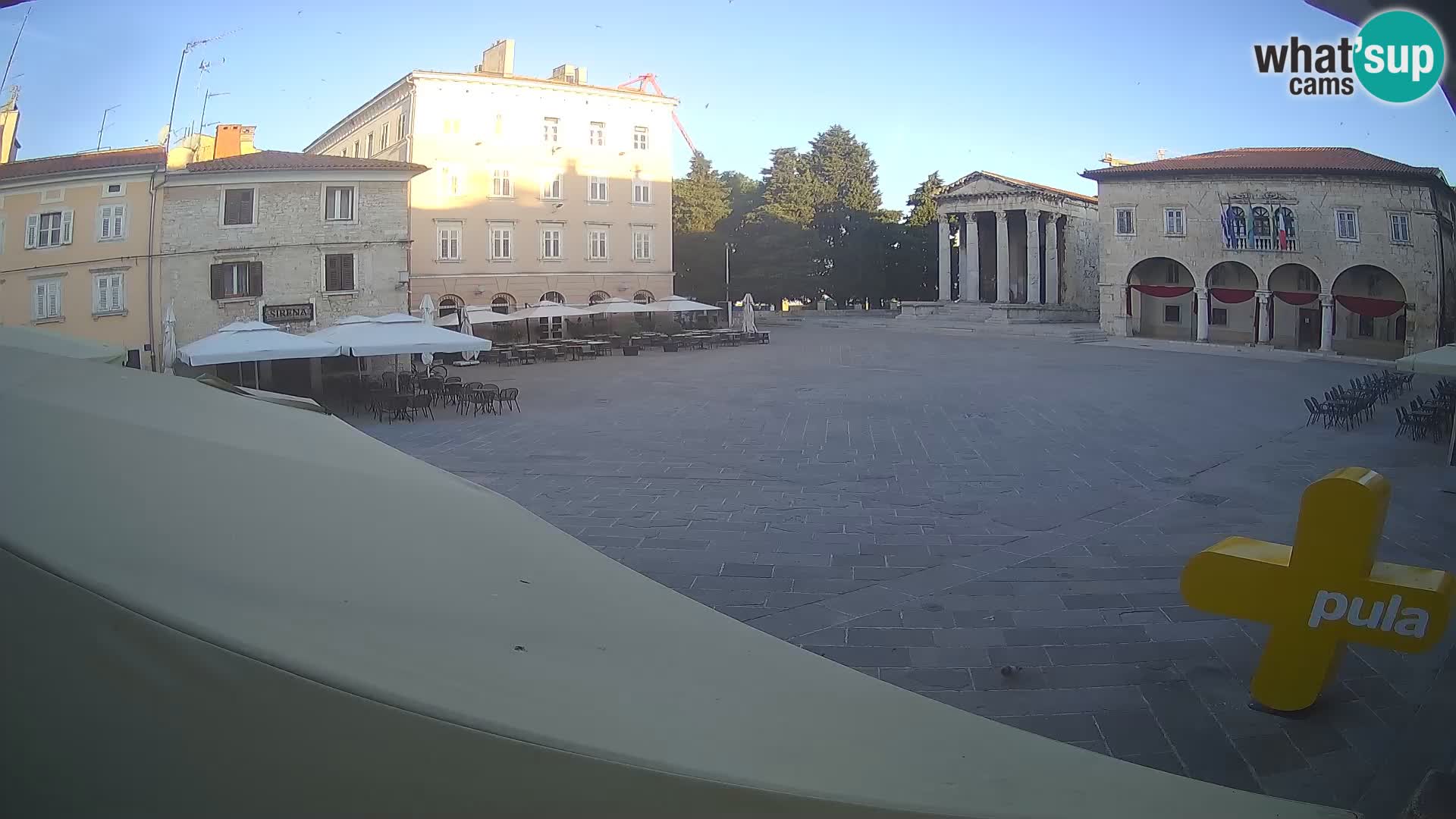 Pula – Live view of the Forum and the Tample of Augustus