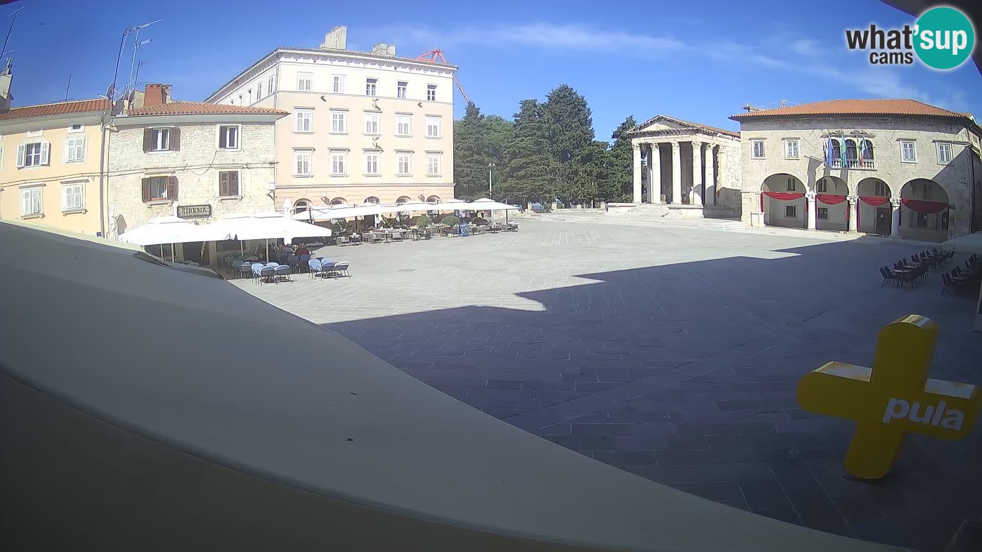 Pula – Live view of the Forum and the Tample of Augustus