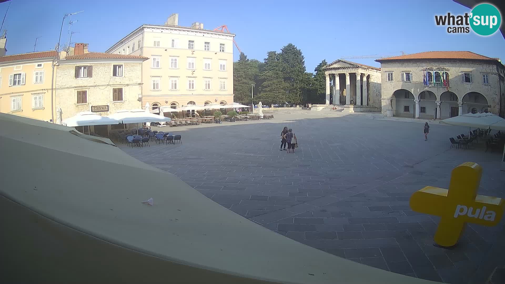 Pula – Live view of the Forum and the Tample of Augustus