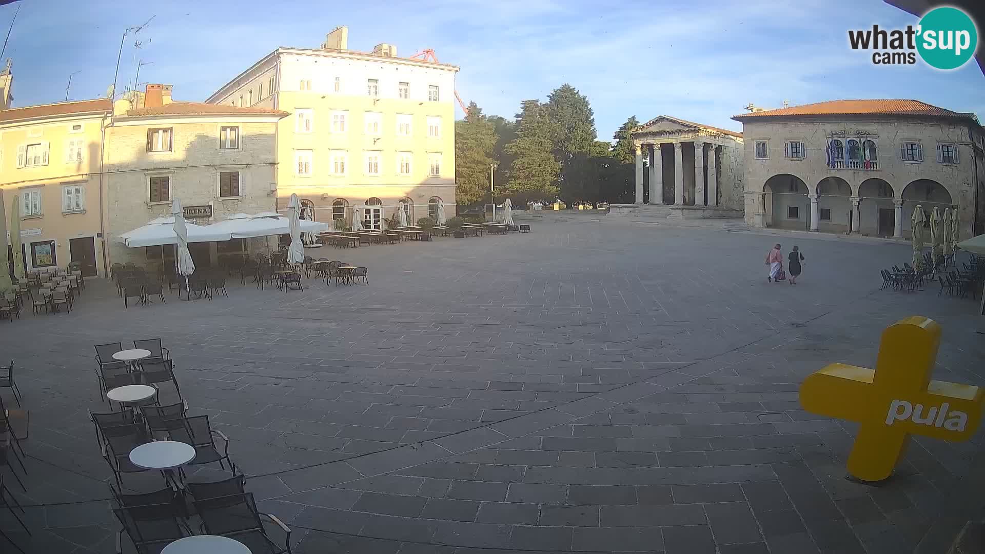 Pula – Live view of the Forum and the Tample of Augustus