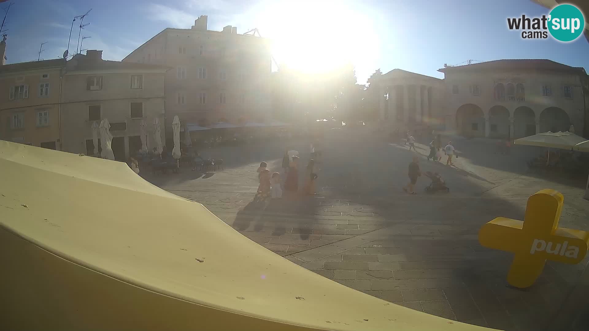 Pula – Live view of the Forum and the Tample of Augustus