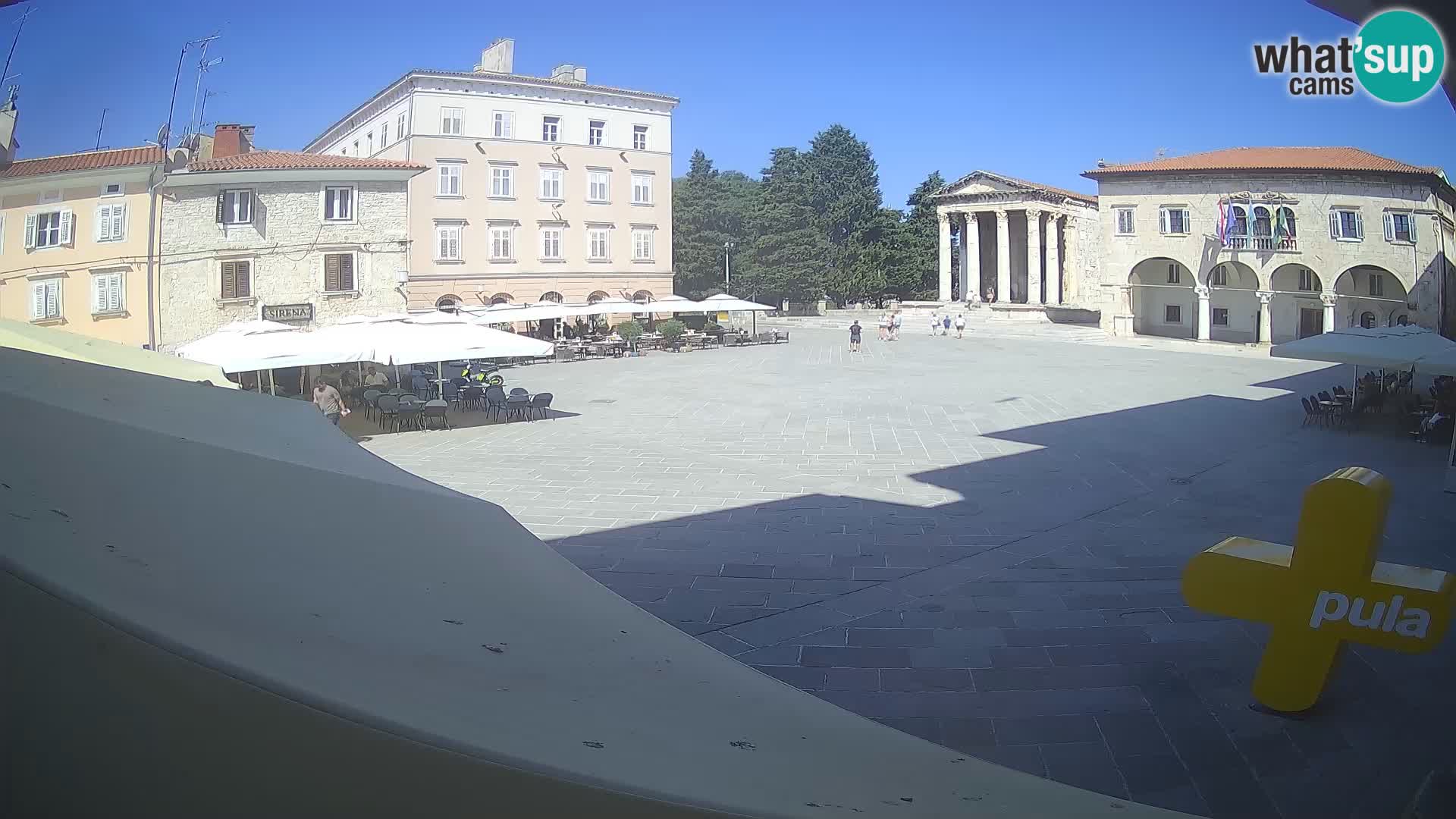 Pula – Live view of the Forum and the Tample of Augustus