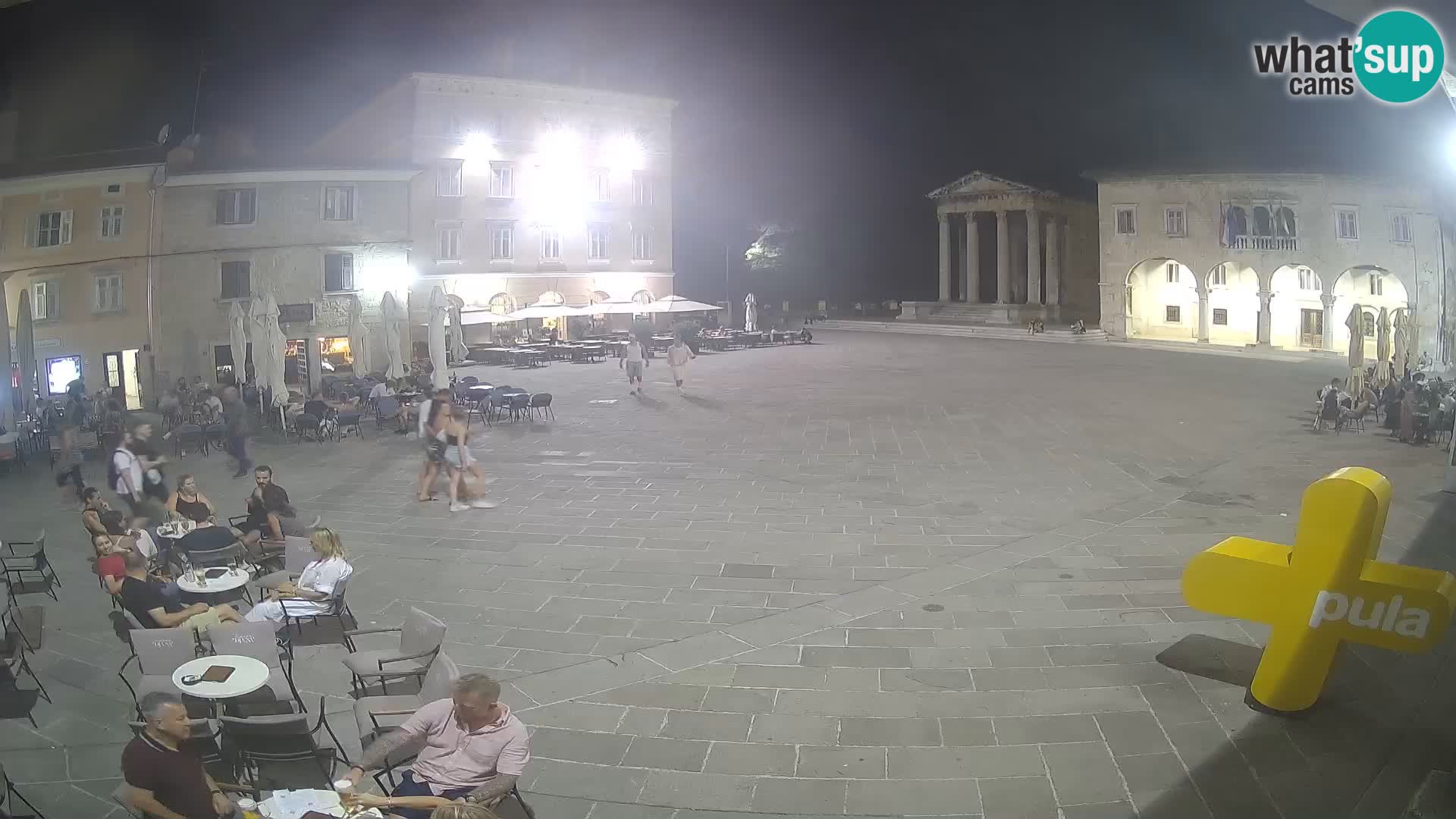 Pula – Live view of the Forum and the Tample of Augustus