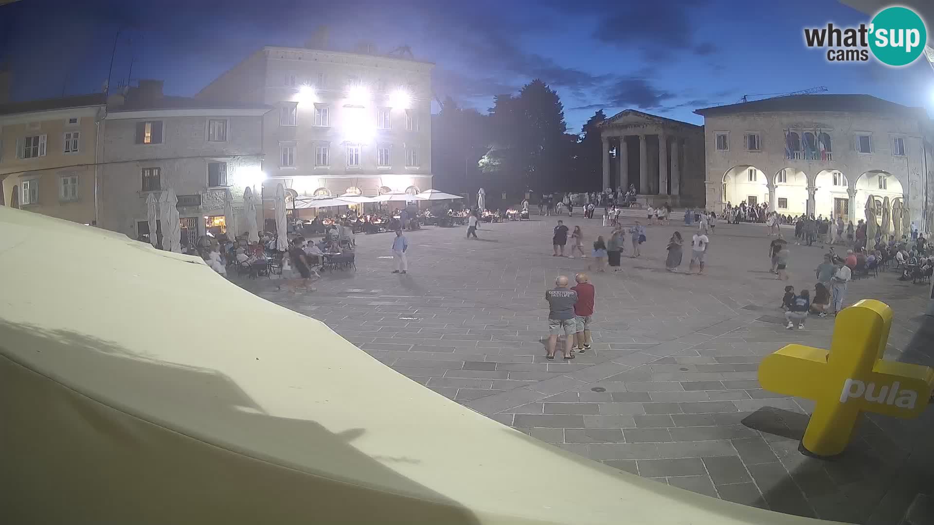 Pula – Live view of the Forum and the Tample of Augustus