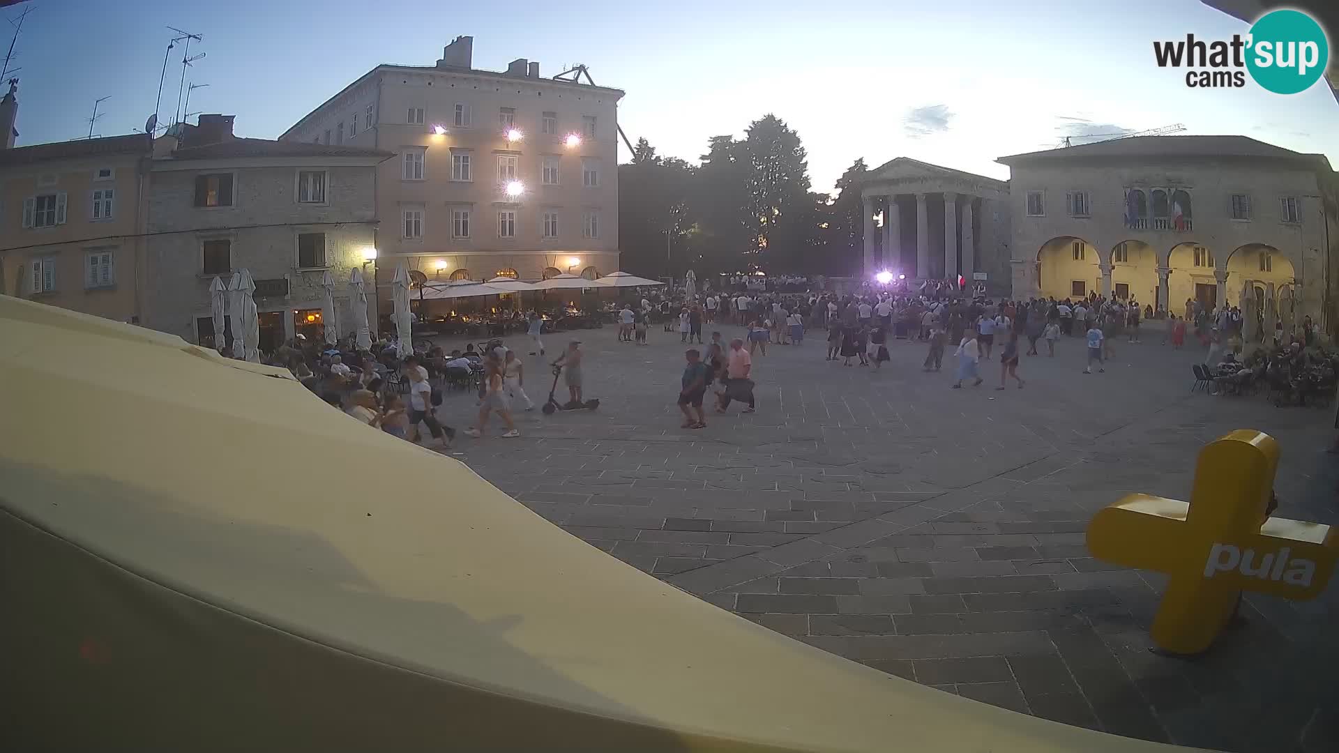 Pula webcam – Forum-Platz und Augustus-Tempel