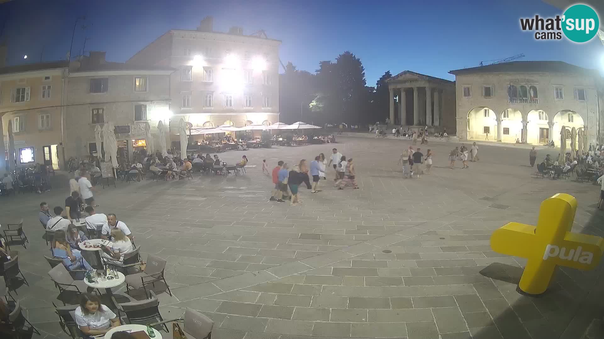Pula – Live view of the Forum and the Tample of Augustus
